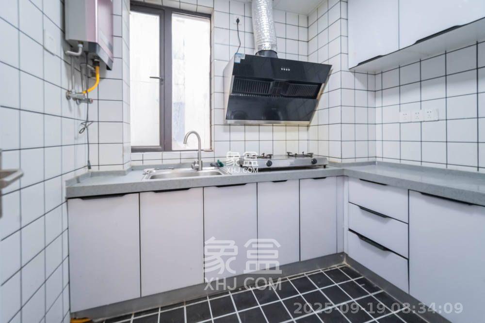 绿地之窗 3室2厅1卫 2000.00元/月 绿地之窗 3室2厅1卫 2000.00元/月室内图