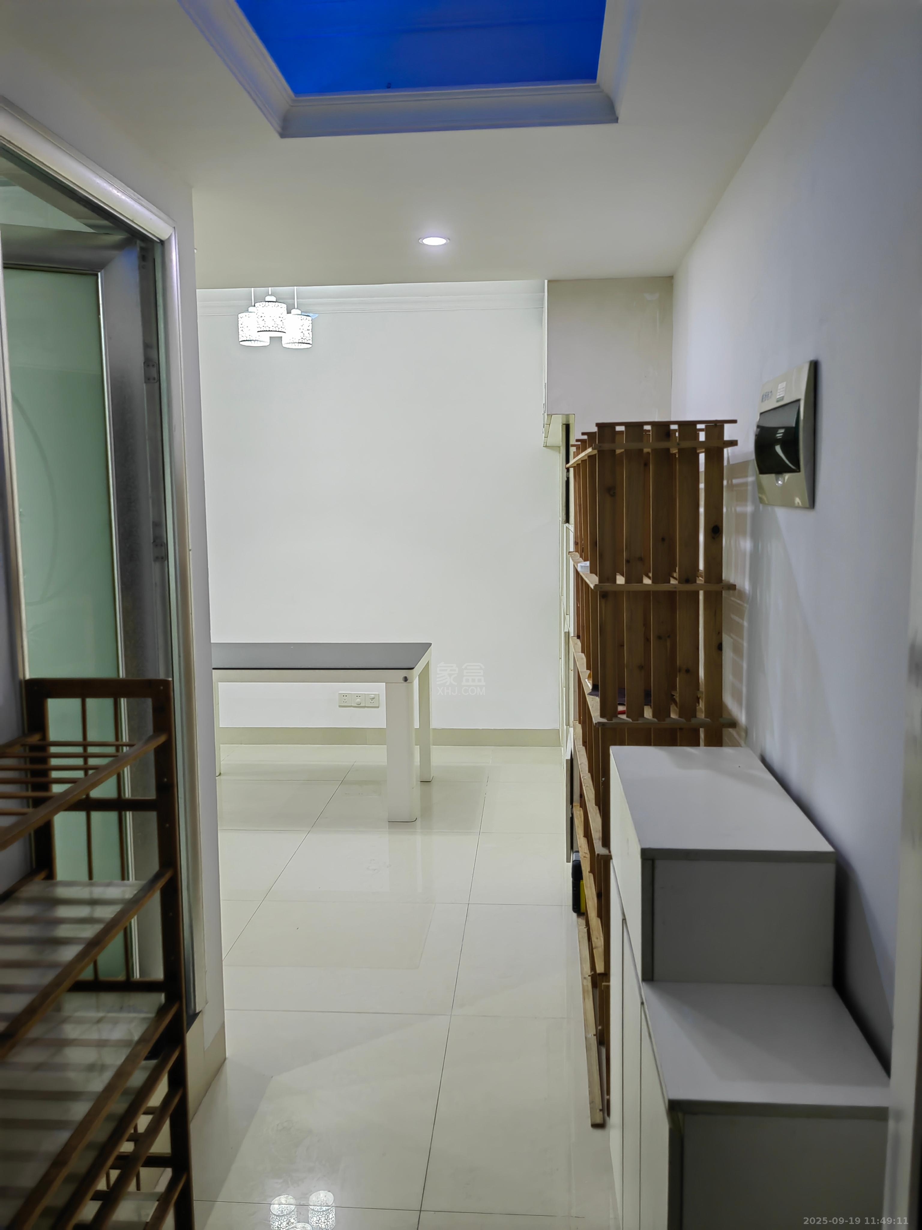 文化园三期 2室2厅1卫 1300.0元/月 文化园三期 2室2厅1卫 1300.0元/月室内图