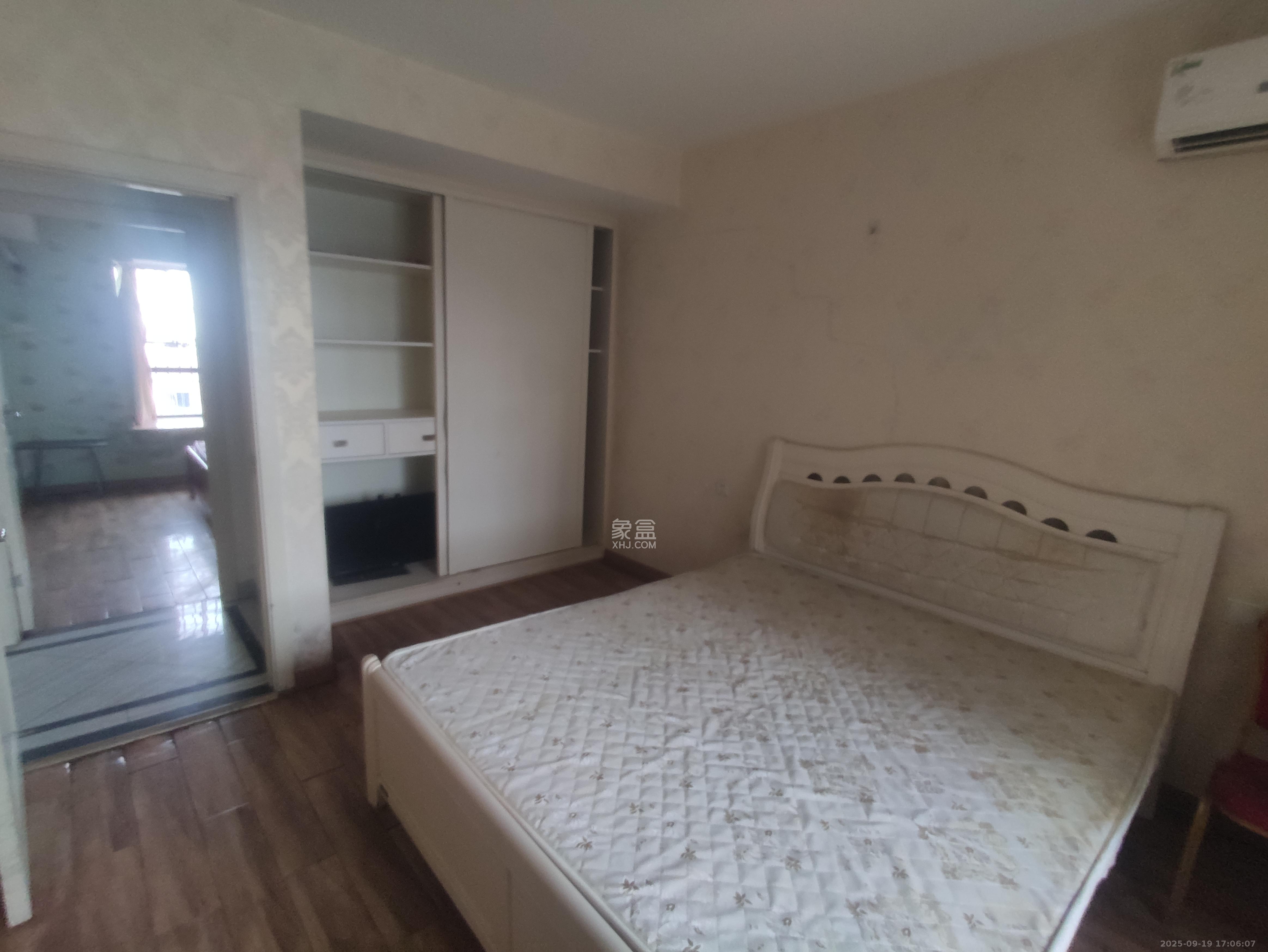 曙光领峰(曙光家园) 3室2厅1卫 2600.0元/月 曙光领峰(曙光家园) 3室2厅1卫 2600.0元/月室内图