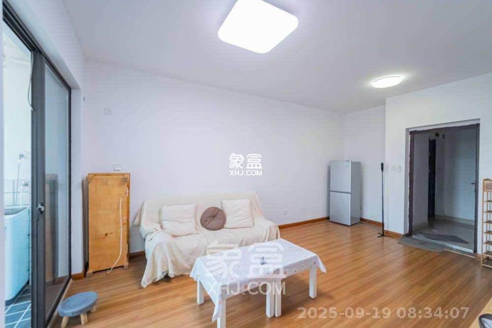 绿地之窗 3室2厅1卫 2000.00元/月 绿地之窗 3室2厅1卫 2000.00元/月室内图