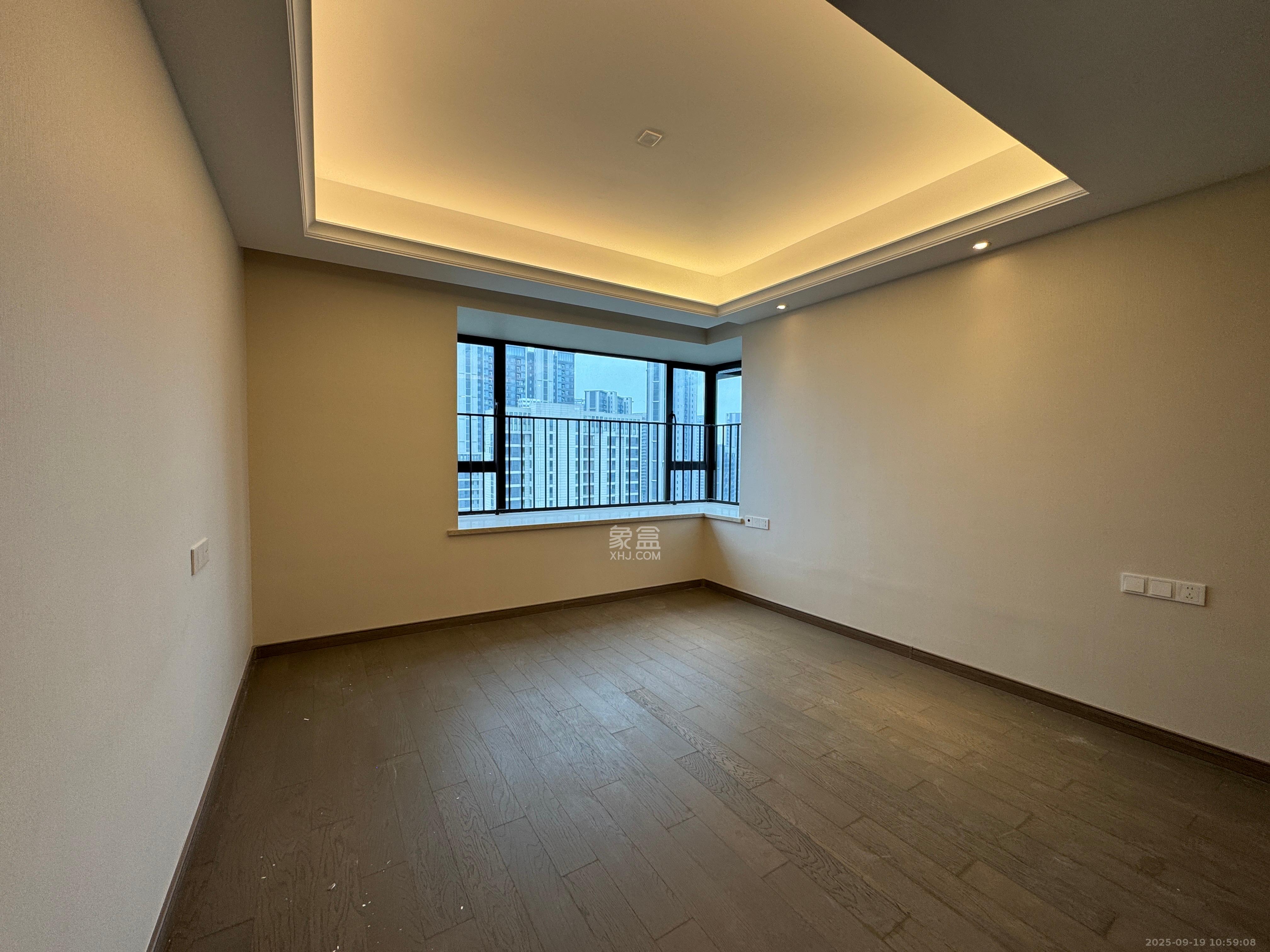 新力铂园(江山云著) 4室2厅2卫 4800.0元/月 新力铂园(江山云著) 4室2厅2卫 4800.0元/月室内图