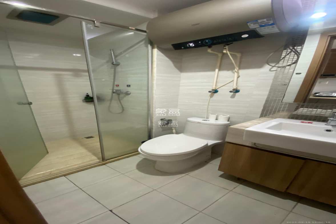 恒大国际广场  1室1厅1卫    1300.0元/月 恒大国际广场  1室1厅1卫    1300.0元/月室内图