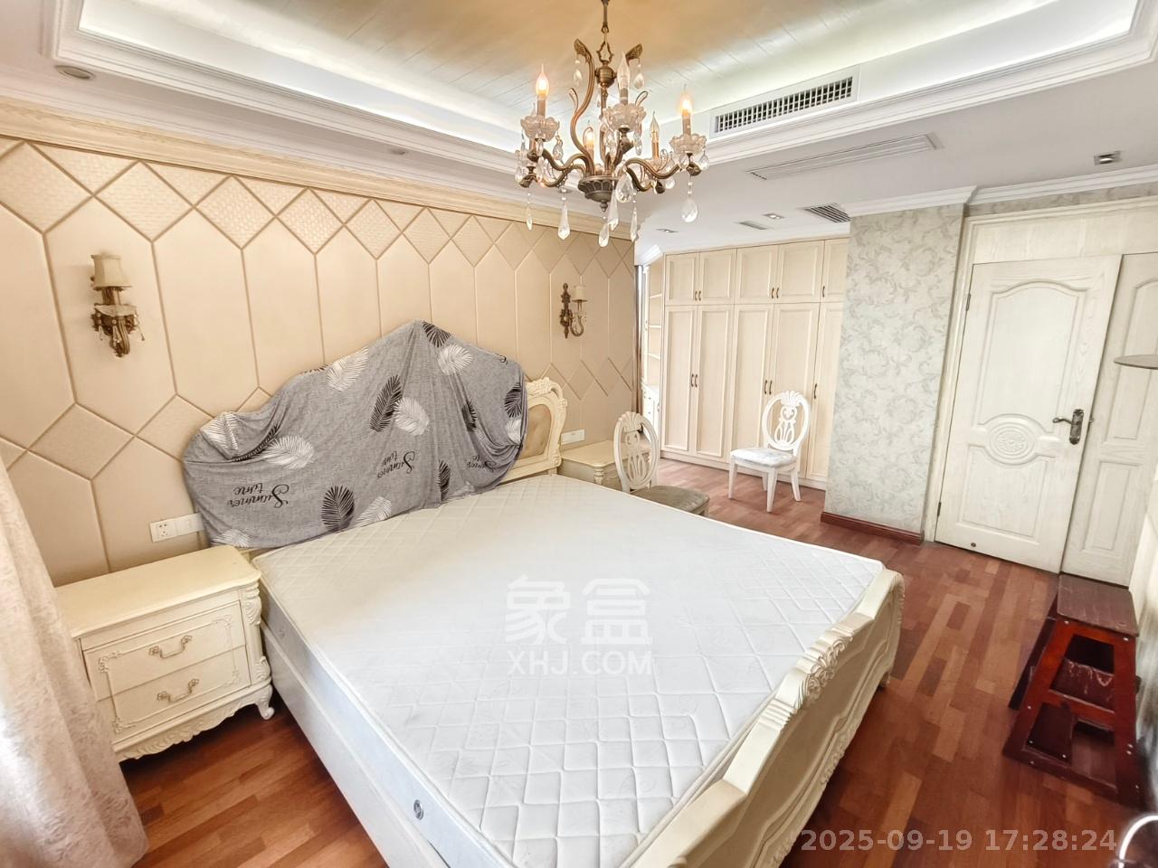 湘江世纪城临江苑 1室2厅2卫 4000.0元/月 湘江世纪城临江苑 1室2厅2卫 4000.0元/月室内图