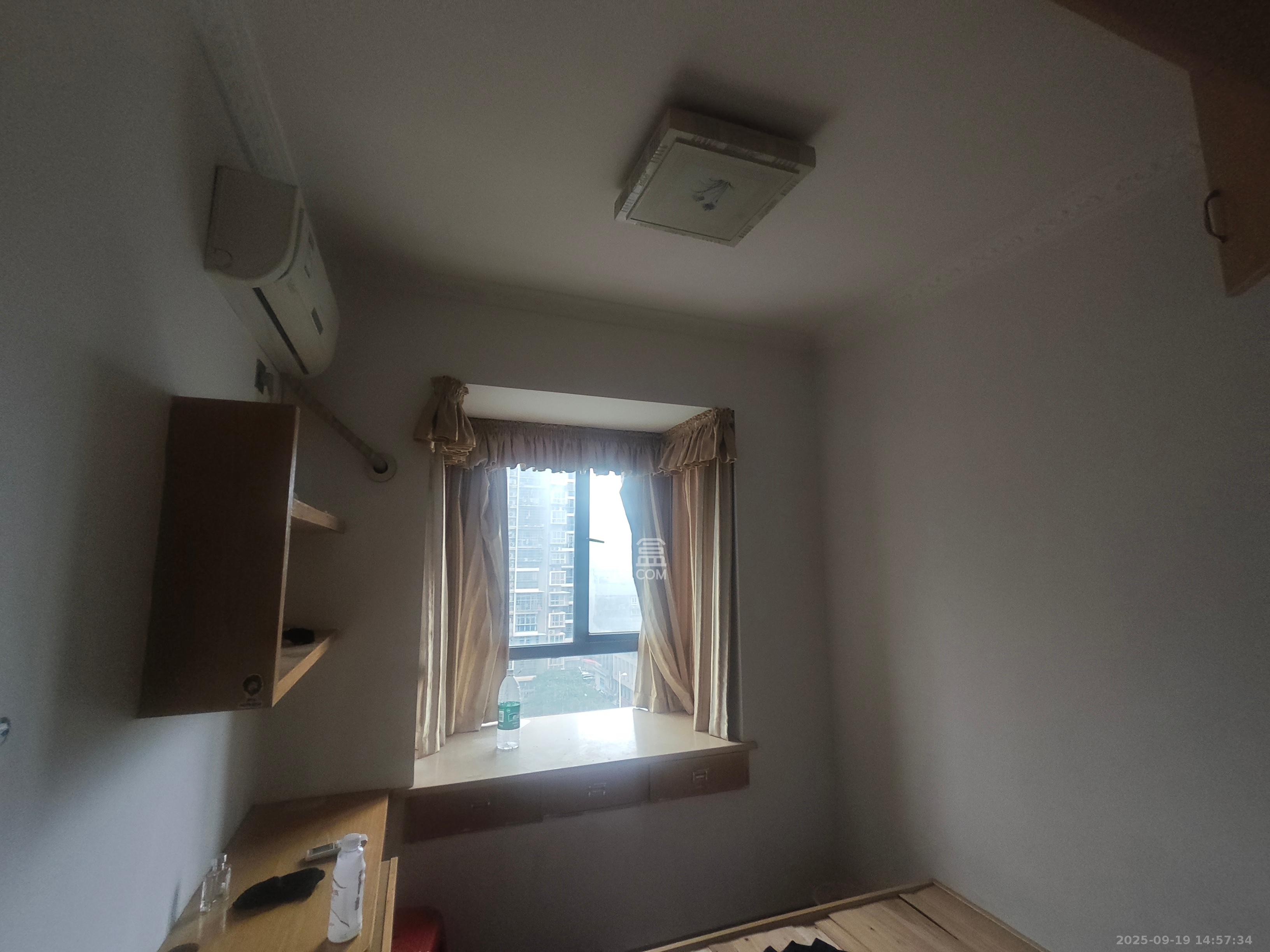 茶山馨苑 3室2厅1卫 2600.0元/月 茶山馨苑 3室2厅1卫 2600.0元/月室内图