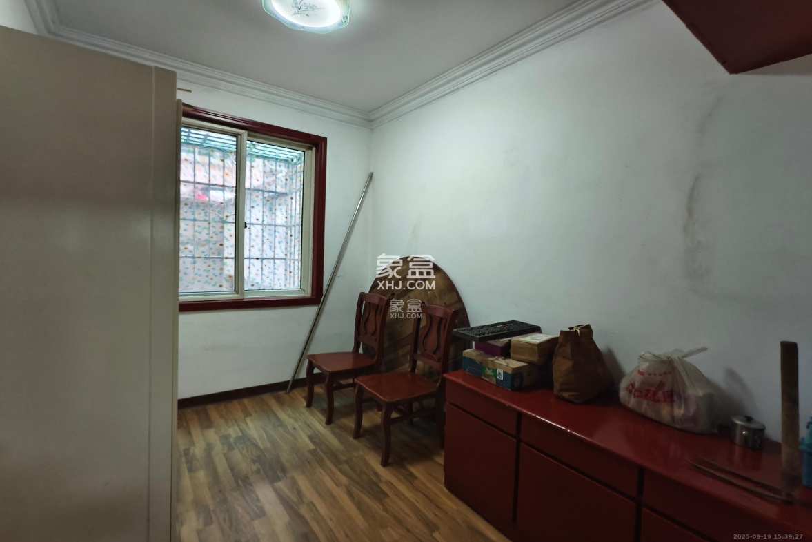 富绿新村 3室2厅2卫 1800.00元/月 富绿新村 3室2厅2卫 1800.00元/月室内图