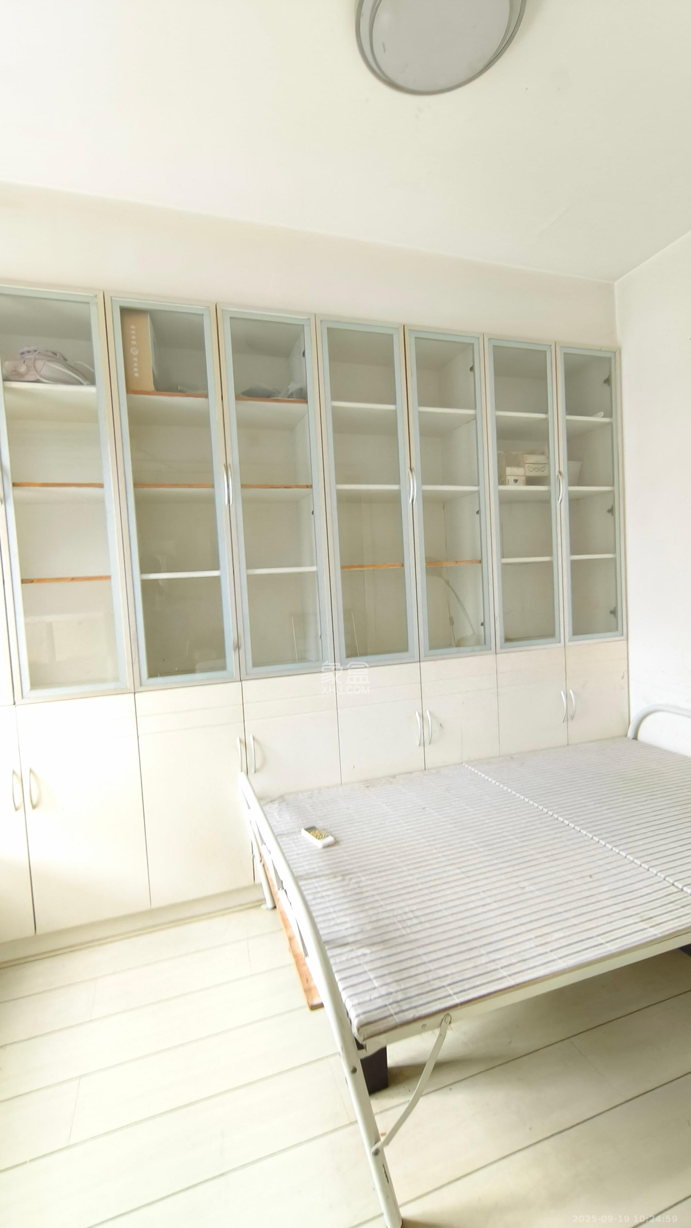 德润园  3室2厅1卫    1800.0元/月室内图