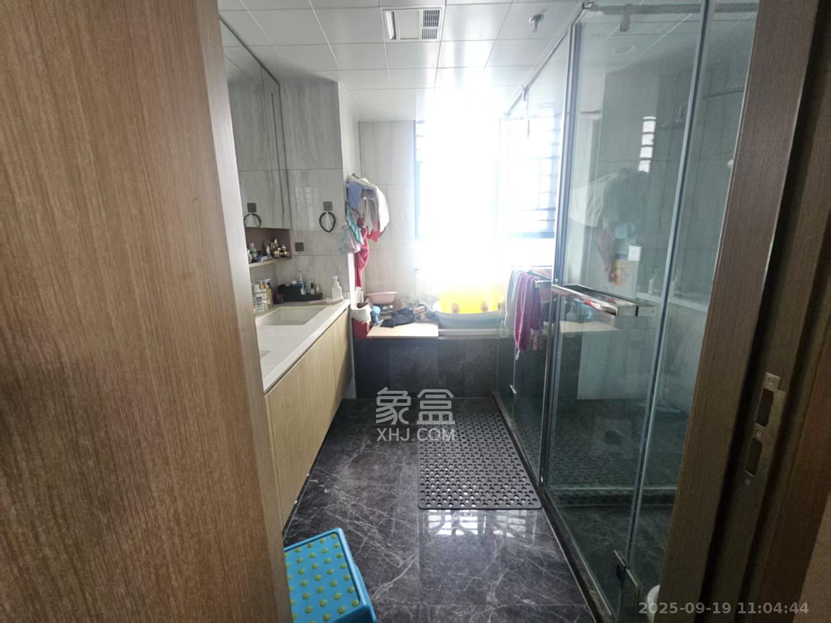 旭辉都会山  4室2厅3卫    10000.0元/月户型图