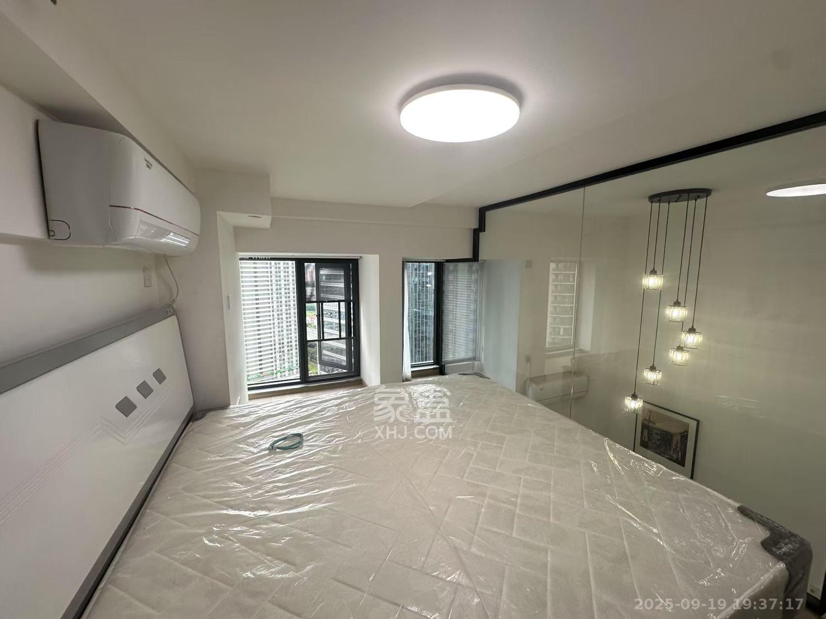 保利中环广场(保利中悦苑) 1室1厅1卫 2300.0元/月 保利中环广场(保利中悦苑) 1室1厅1卫 2300.0元/月室内图