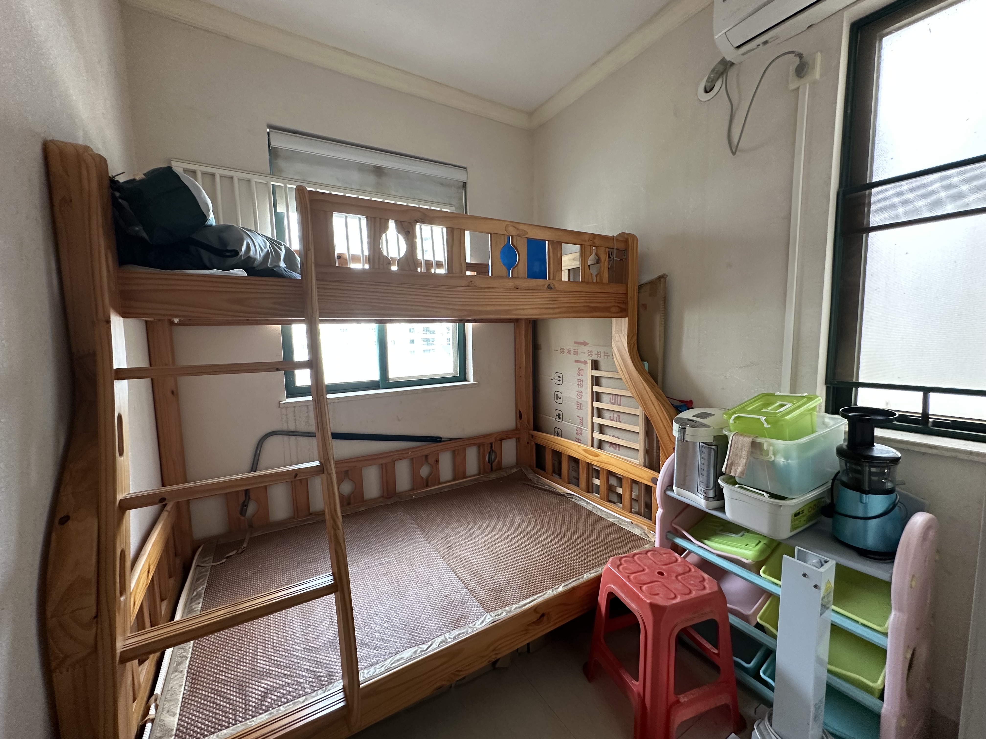 海阔天空-国瑞城二期(雅仕苑) 4室2厅2卫 5600.0元/月 海阔天空-国瑞城二期(雅仕苑) 4室2厅2卫 5600.0元/月室内图