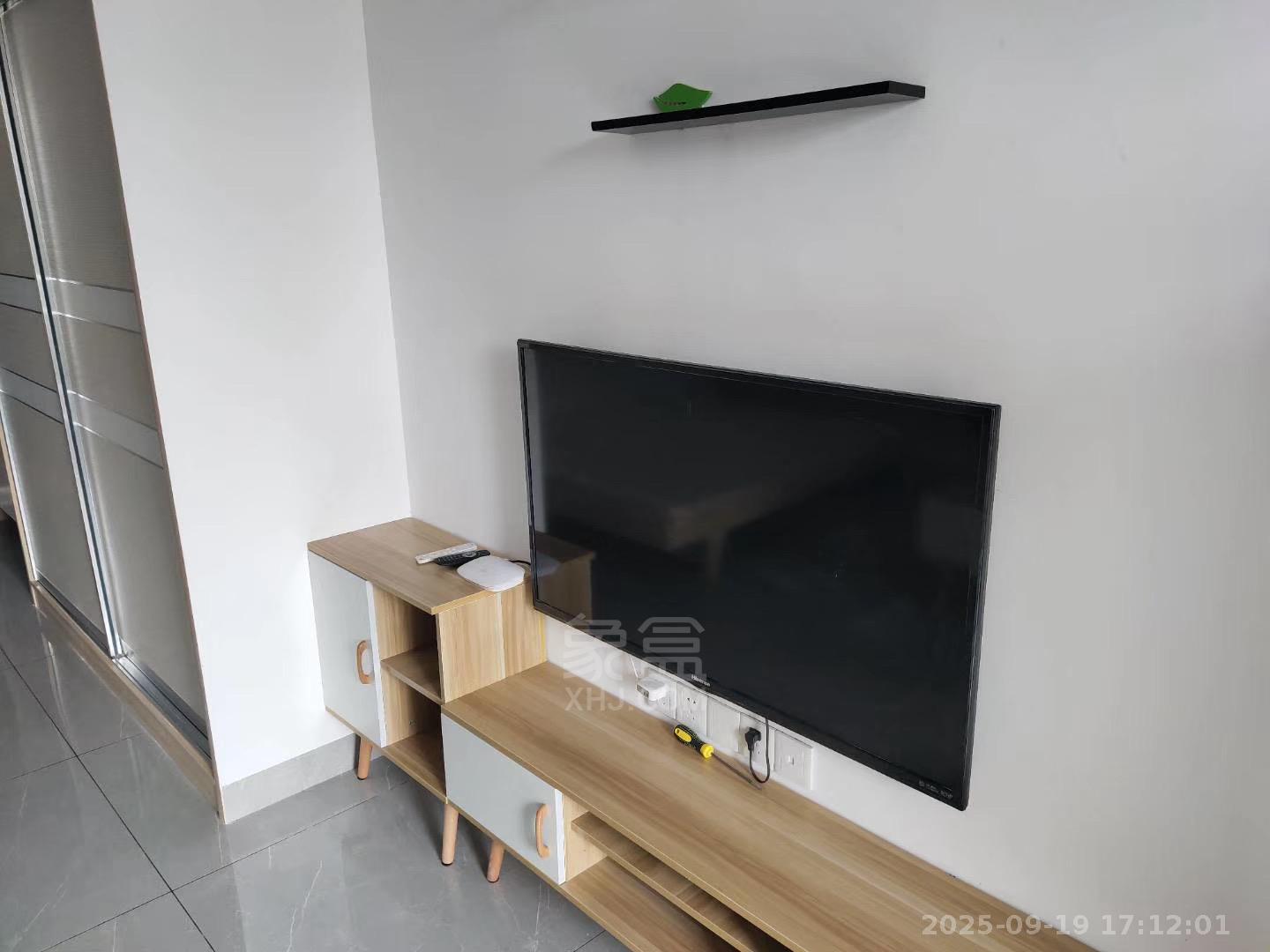 白金汉宫 1室1厅1卫 1300.0元/月 白金汉宫 1室1厅1卫 1300.0元/月室内图