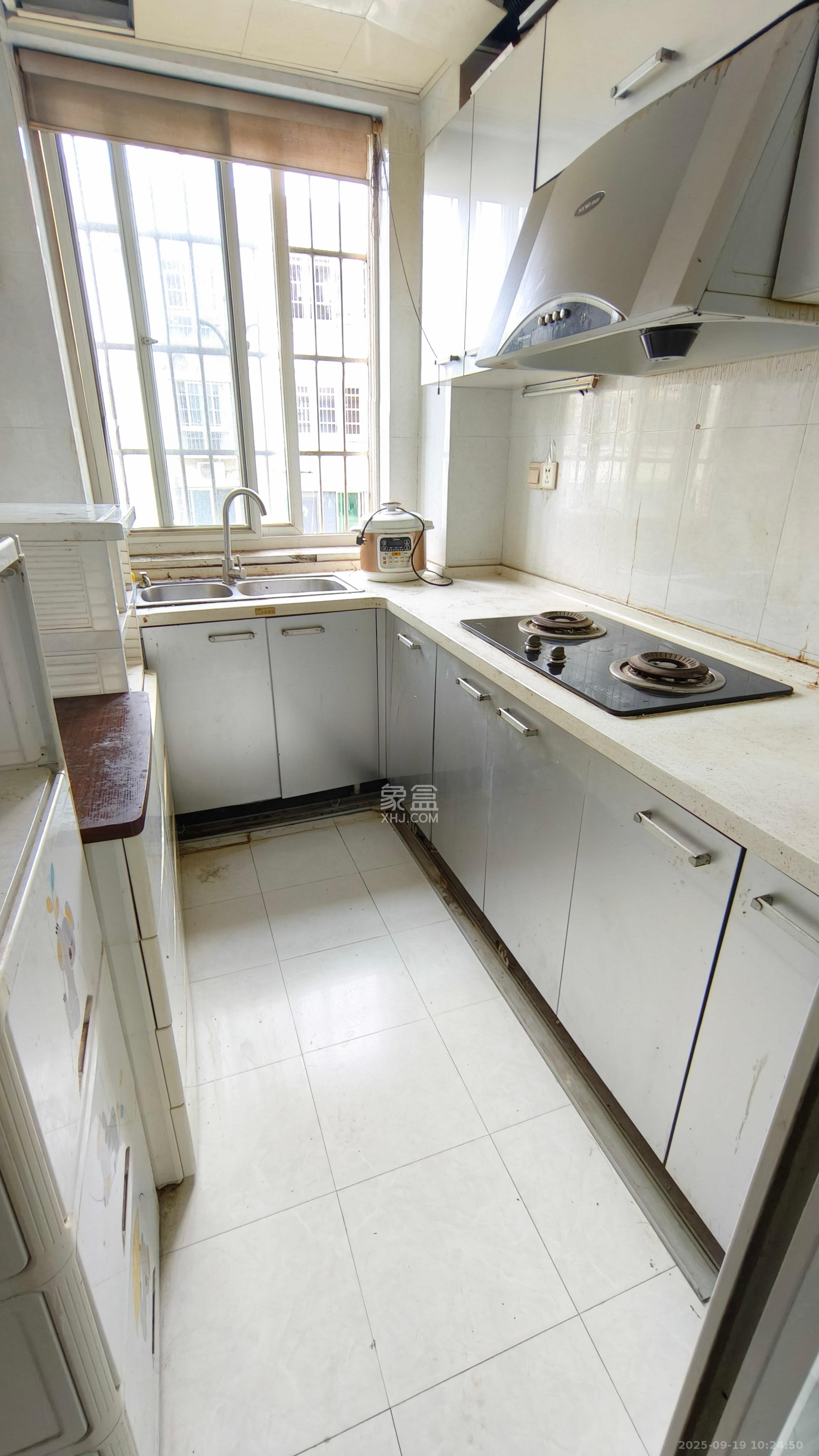 德润园  3室2厅1卫    1800.0元/月室内图