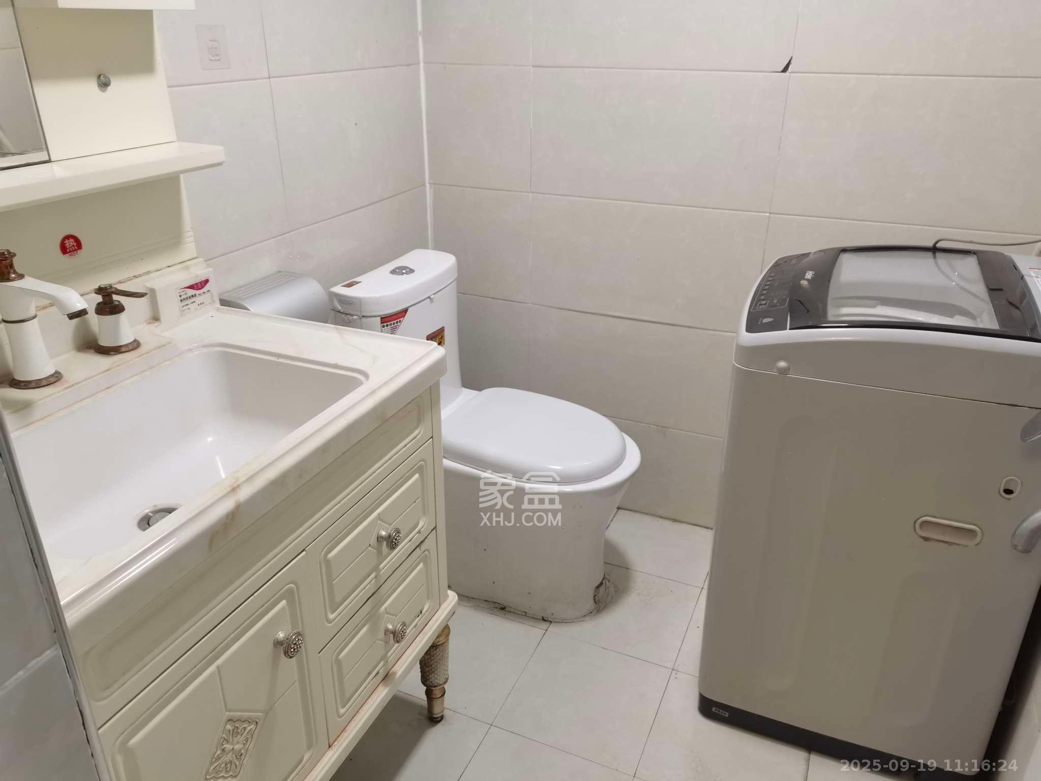 大财门公寓 1室1厅1卫 1250.0元/月 大财门公寓 1室1厅1卫 1250.0元/月室内图