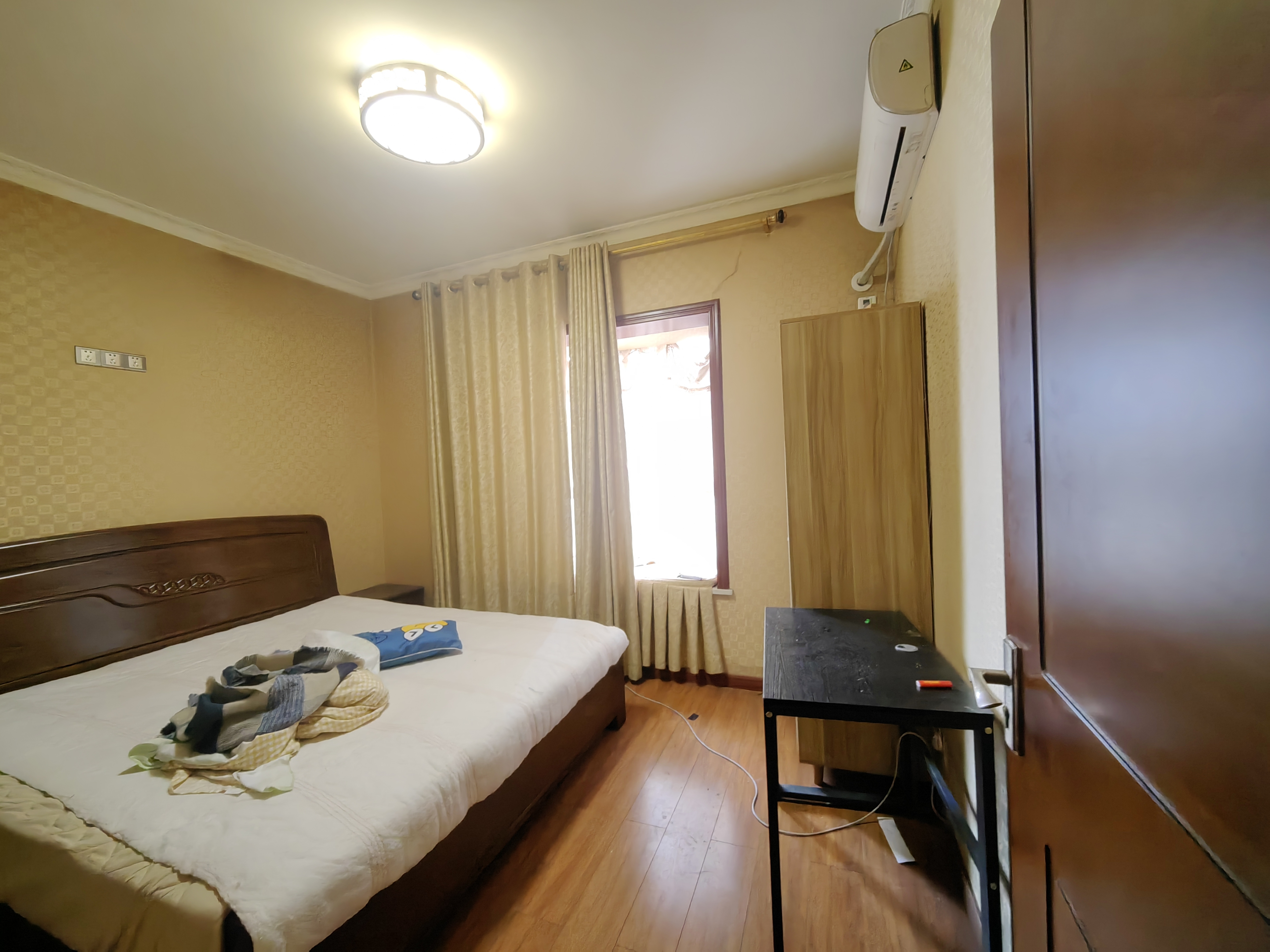 仁济新村 4室2厅1卫 2600.00元/月 仁济新村 4室2厅1卫 2600.00元/月室内图