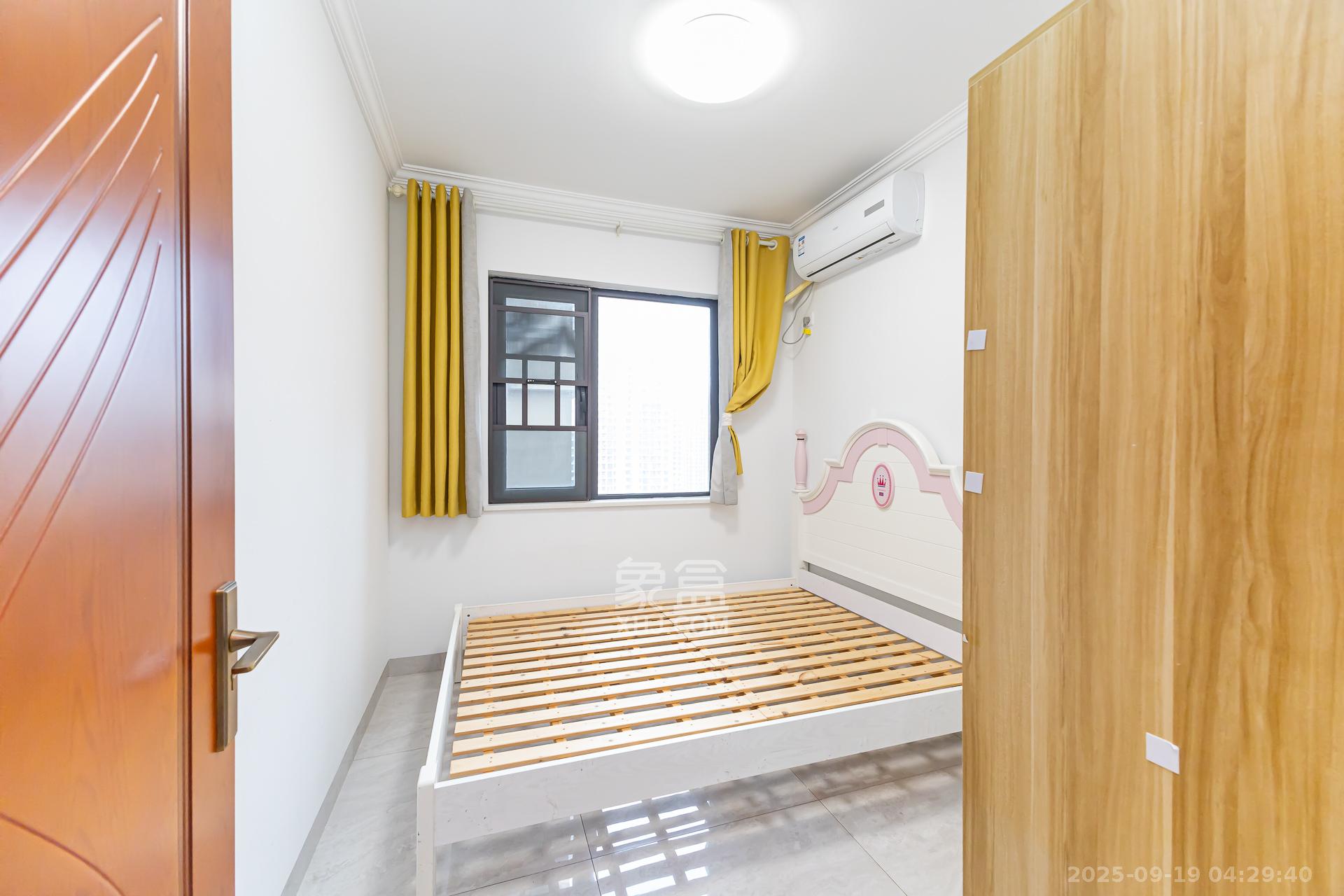 勤诚达境界城 3室2厅2卫 89.0万 勤诚达境界城 3室2厅2卫 89.0万卧室