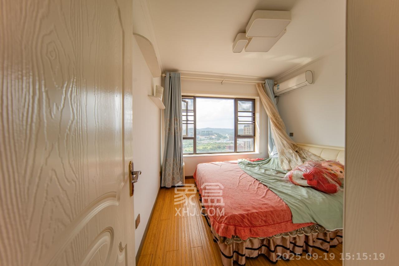 华润橡树湾 3室2厅2卫 2600.0元/月 华润橡树湾 3室2厅2卫 2600.0元/月室内图