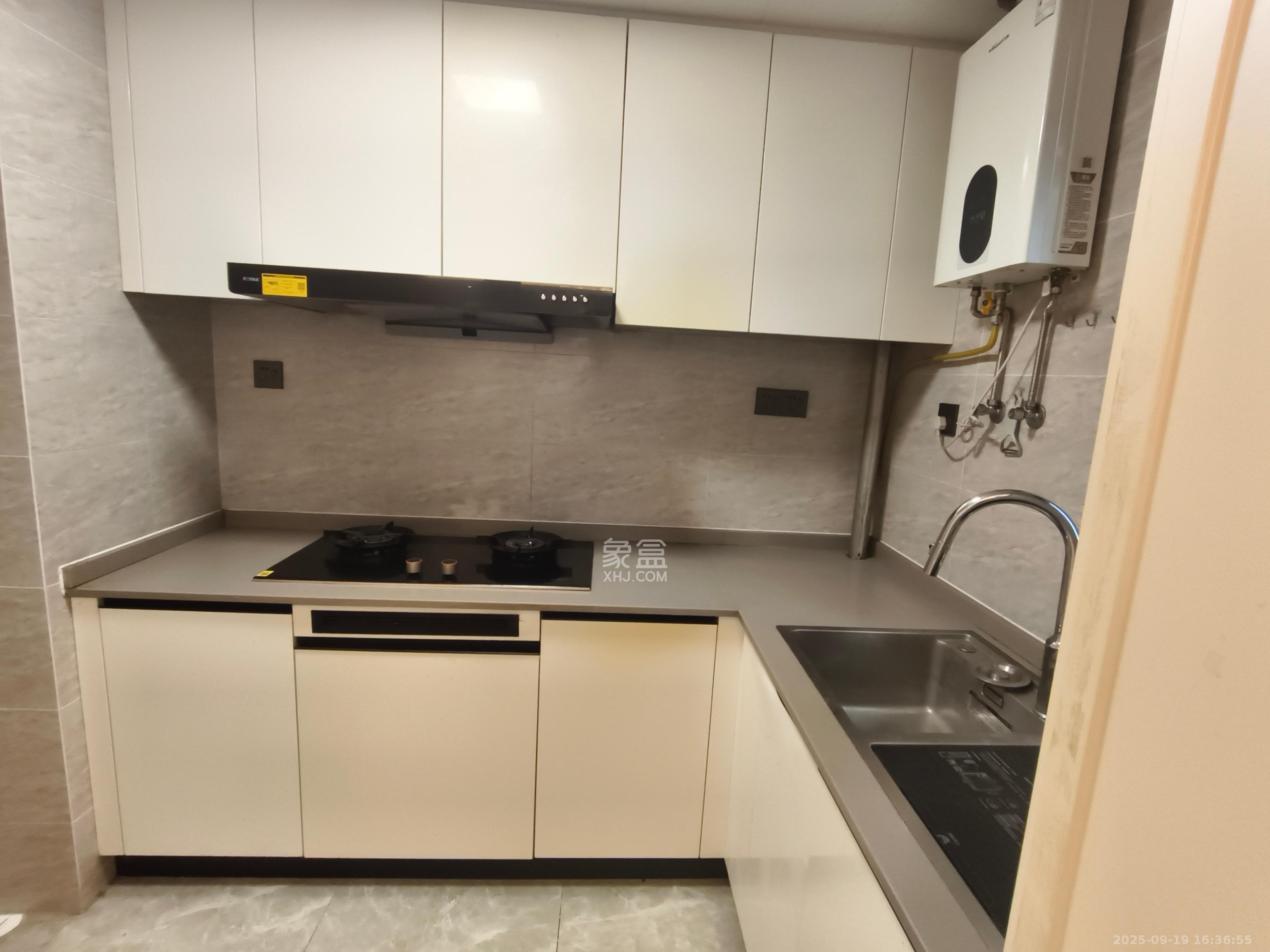 万科金色梦想B区 4室2厅2卫 3200.0元/月 万科金色梦想B区 4室2厅2卫 3200.0元/月室内图