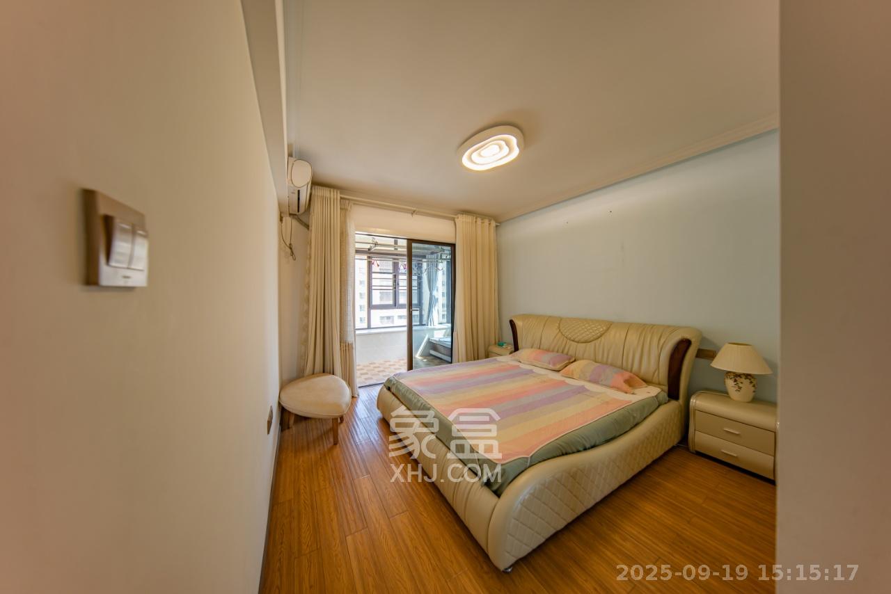 华润橡树湾 3室2厅2卫 2600.0元/月 华润橡树湾 3室2厅2卫 2600.0元/月室内图