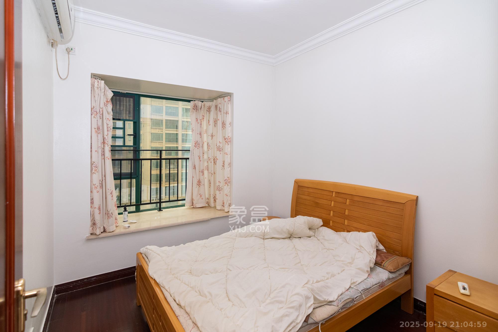 富基世纪公园  3室2厅1卫    53.0万卧室