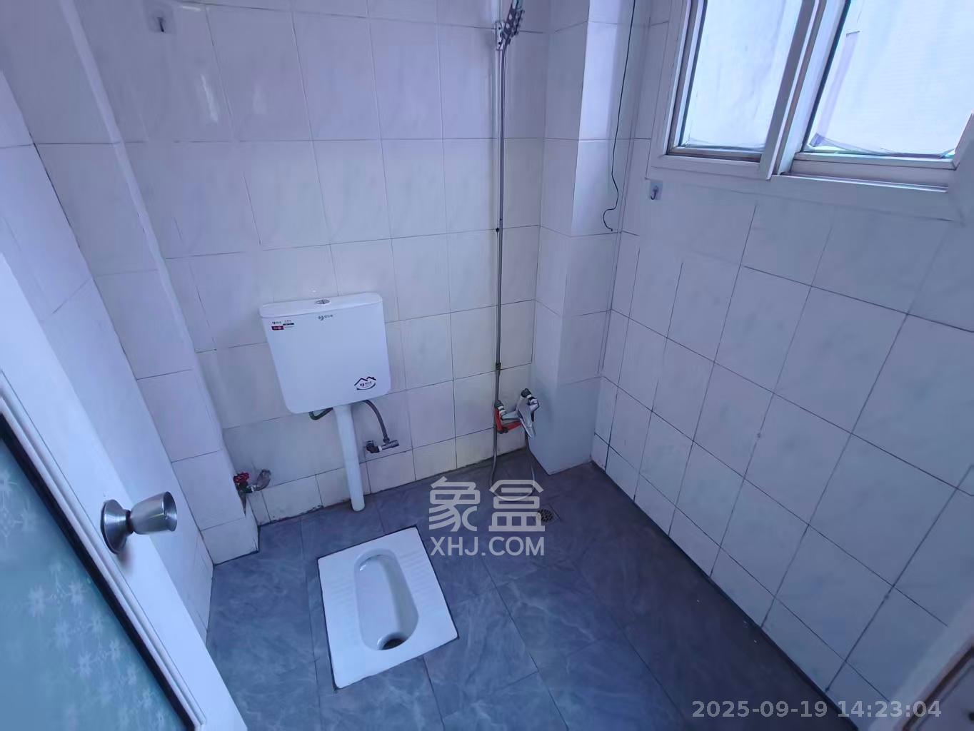 长沙理工大学侯家塘校区教职工宿舍  3室2厅1卫    2500.0元/月室内图