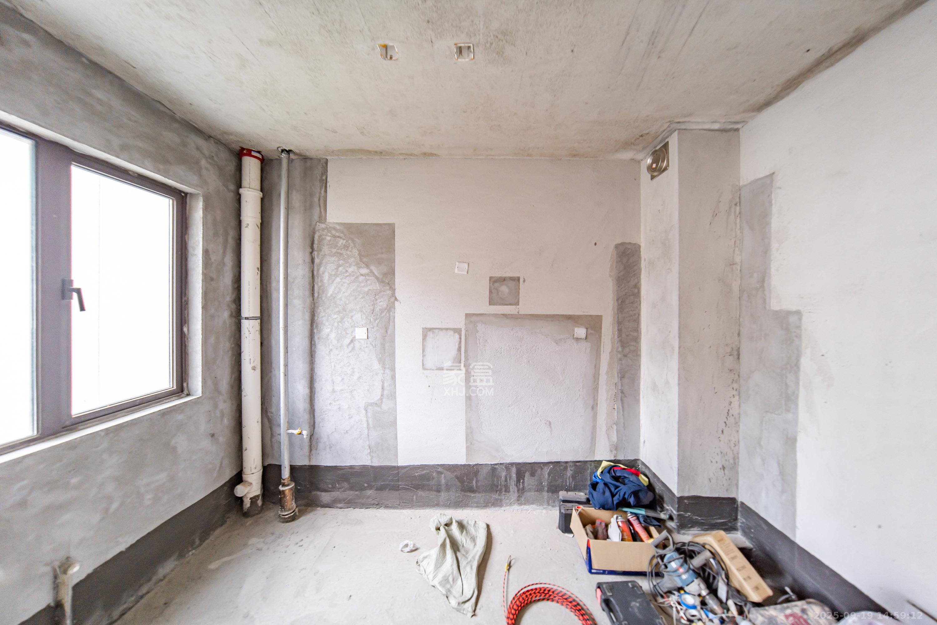 城发恒伟星雅韵（恒伟星辉苑）  4室2厅2卫    188.0万厨房