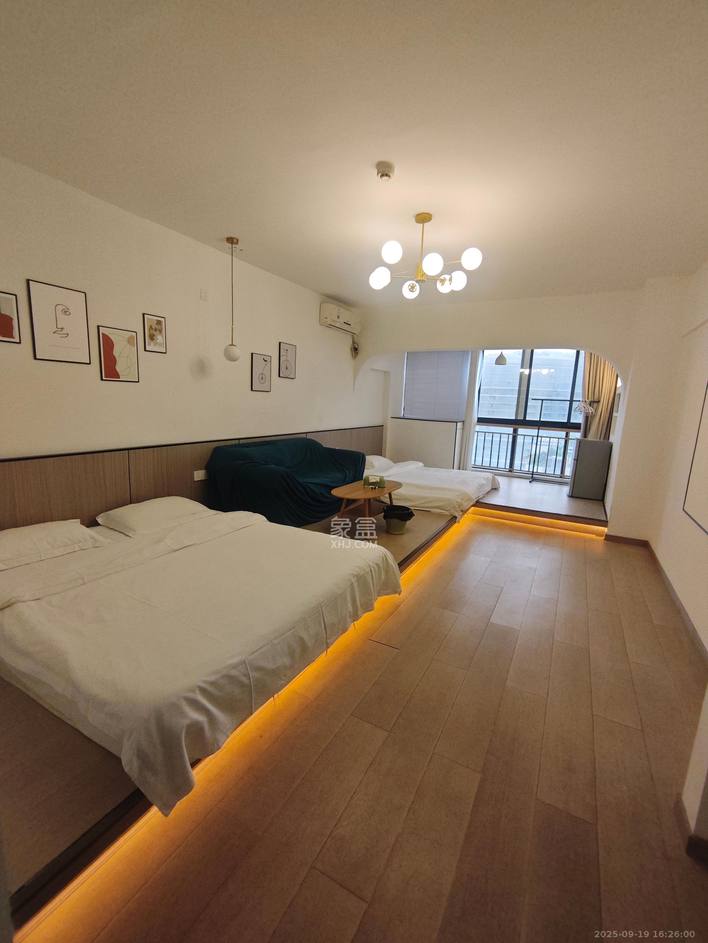 七彩丽都  1室1厅1卫    1980.0元/月室内图