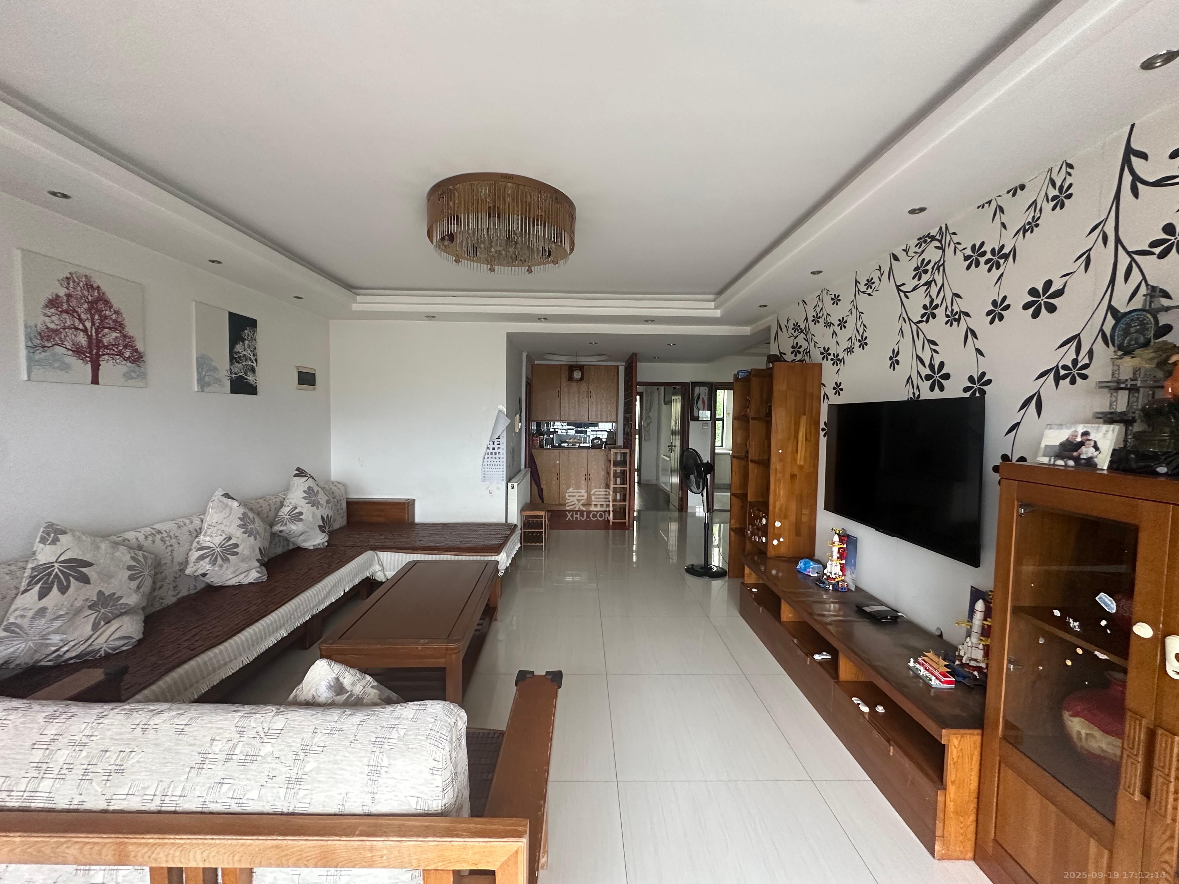 观湖苑(长沙映像) 4室2厅2卫 3500.0元/月 观湖苑(长沙映像) 4室2厅2卫 3500.0元/月室内图