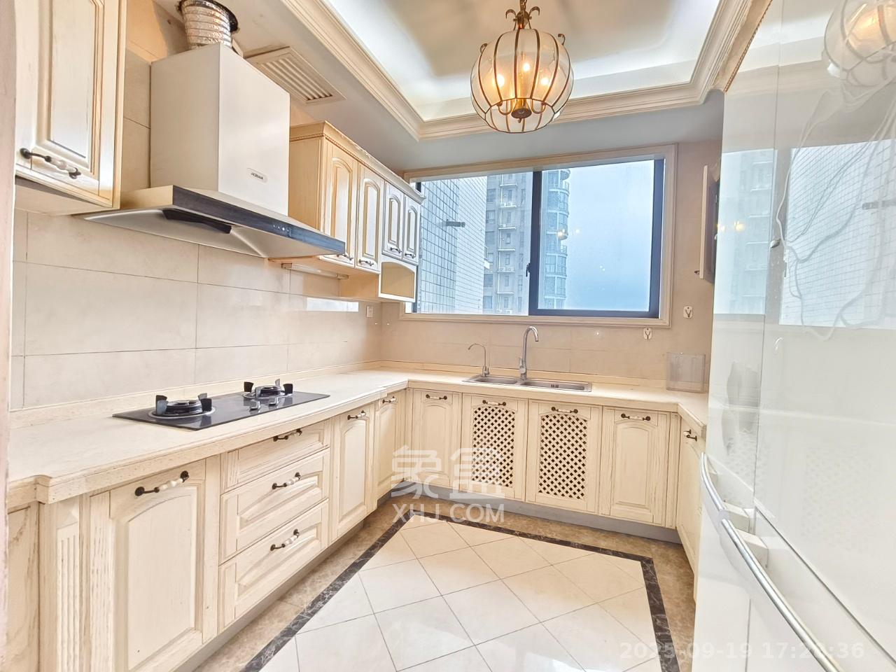 湘江世纪城临江苑 1室2厅2卫 4000.0元/月 湘江世纪城临江苑 1室2厅2卫 4000.0元/月室内图