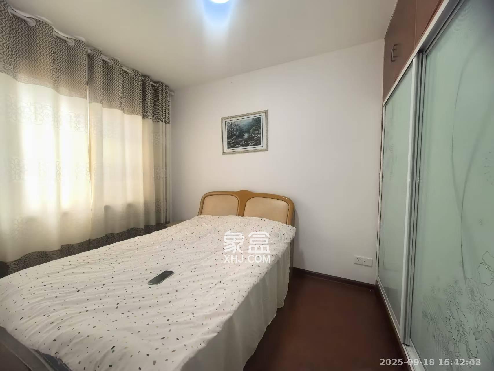 谷山庭院一期  3室2厅1卫    1800.0元/月室内图