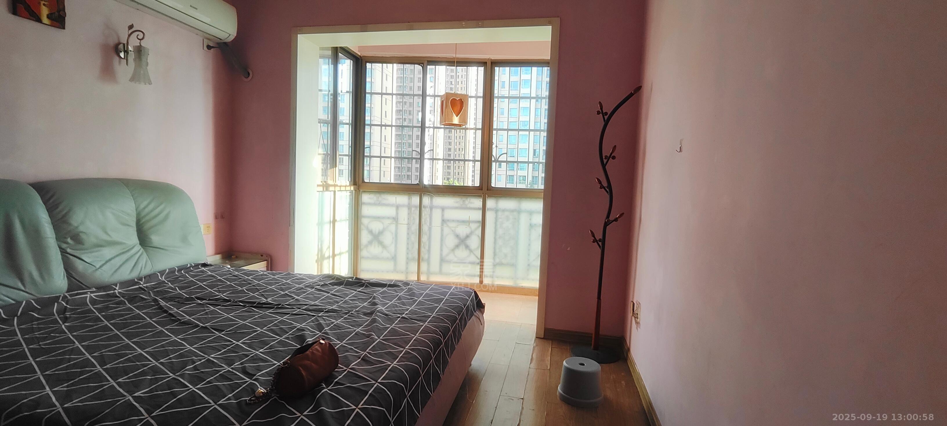 珠江丽园 3室2厅1卫 1500.0元/月 珠江丽园 3室2厅1卫 1500.0元/月室内图