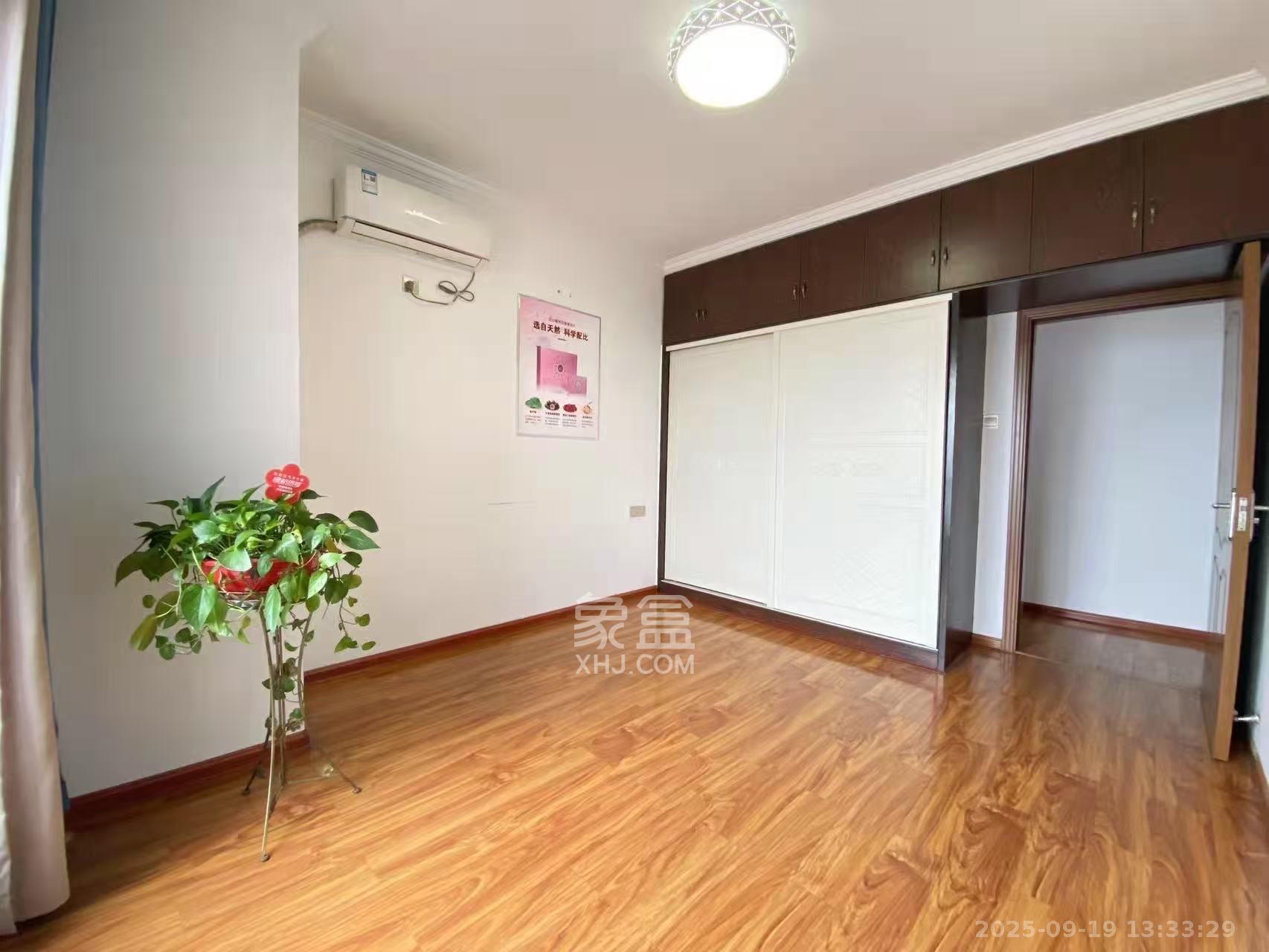 达美D6区 4室2厅2卫 4500.0元/月 达美D6区 4室2厅2卫 4500.0元/月室内图