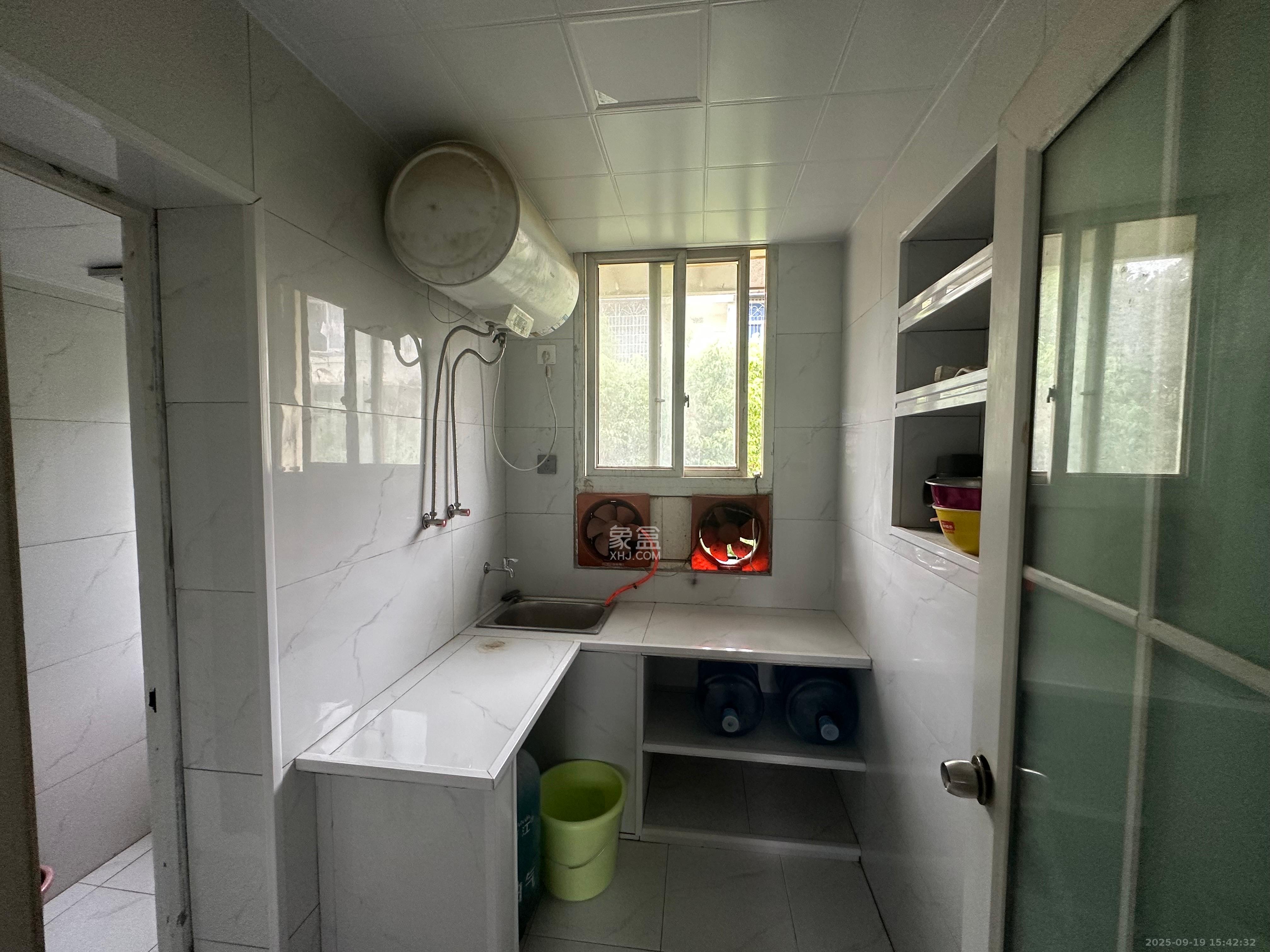 桔园小区1-8片  1室1厅1卫    1500.0元/月 桔园小区1-8片  1室1厅1卫    1500.0元/月室内图