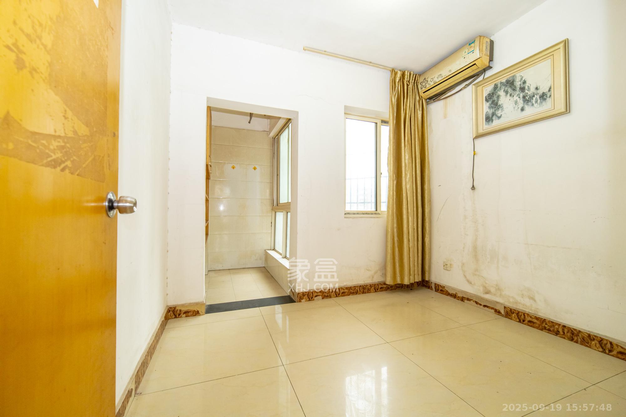 时代星城  3室2厅2卫    68.8万卧室