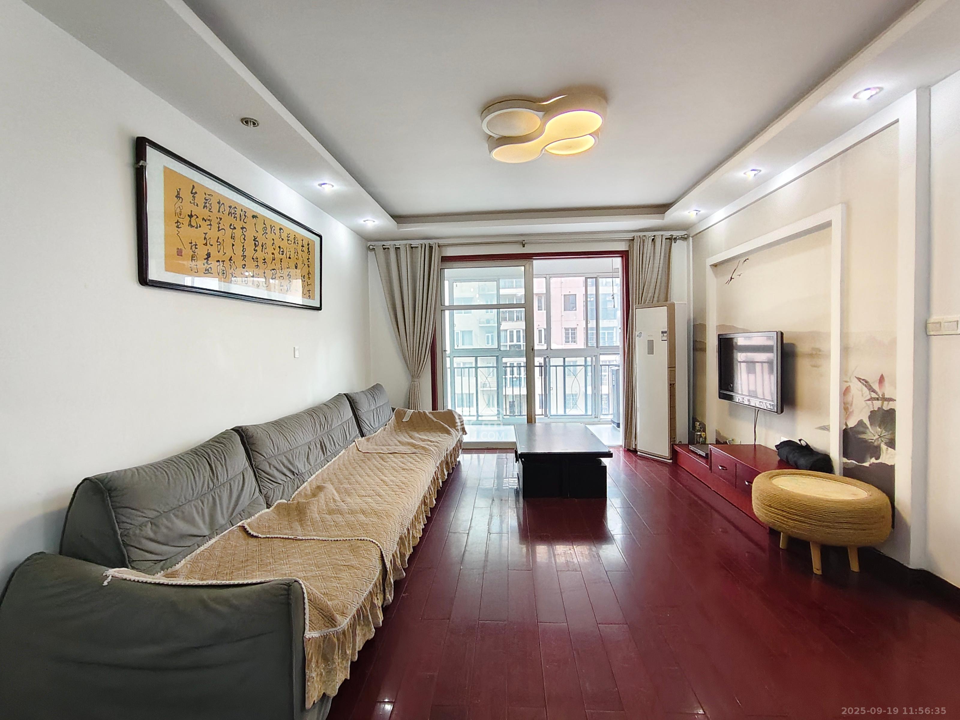 枫雅名苑 2室2厅1卫 2000.0元/月 枫雅名苑 2室2厅1卫 2000.0元/月室内图