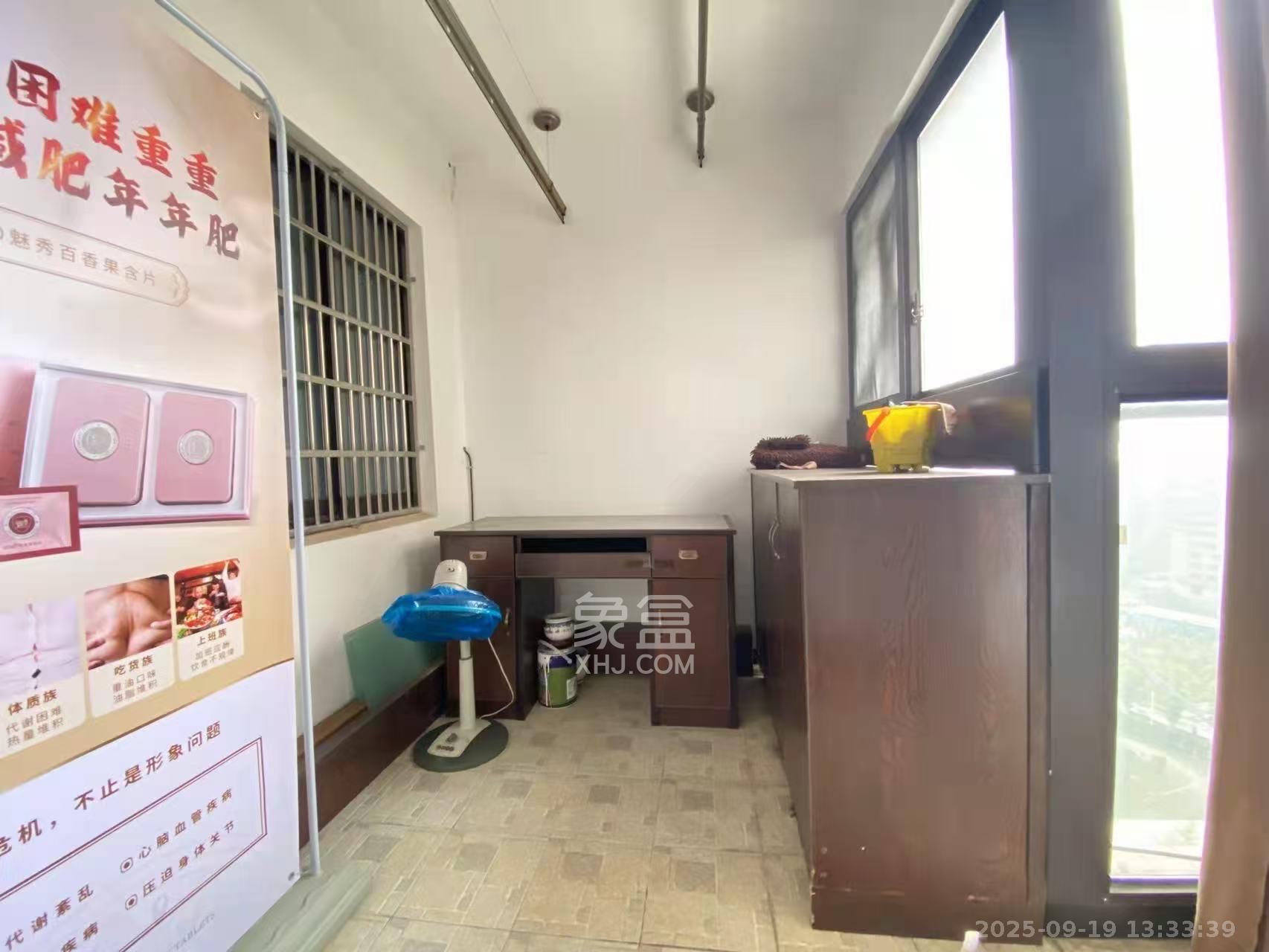 达美D6区 4室2厅2卫 4500.0元/月 达美D6区 4室2厅2卫 4500.0元/月室内图