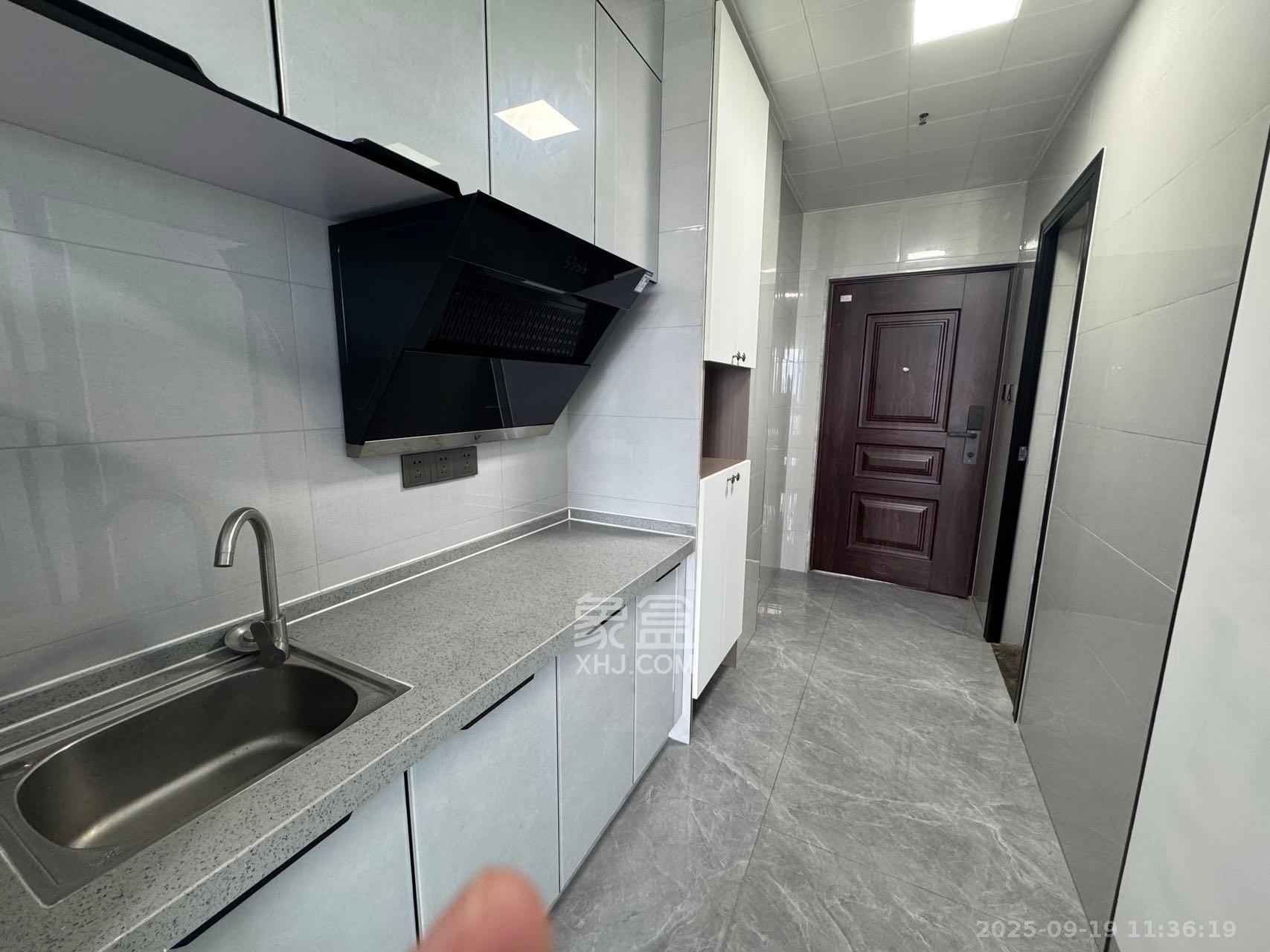 万润时光里  1室1厅1卫    1800.0元/月室内图