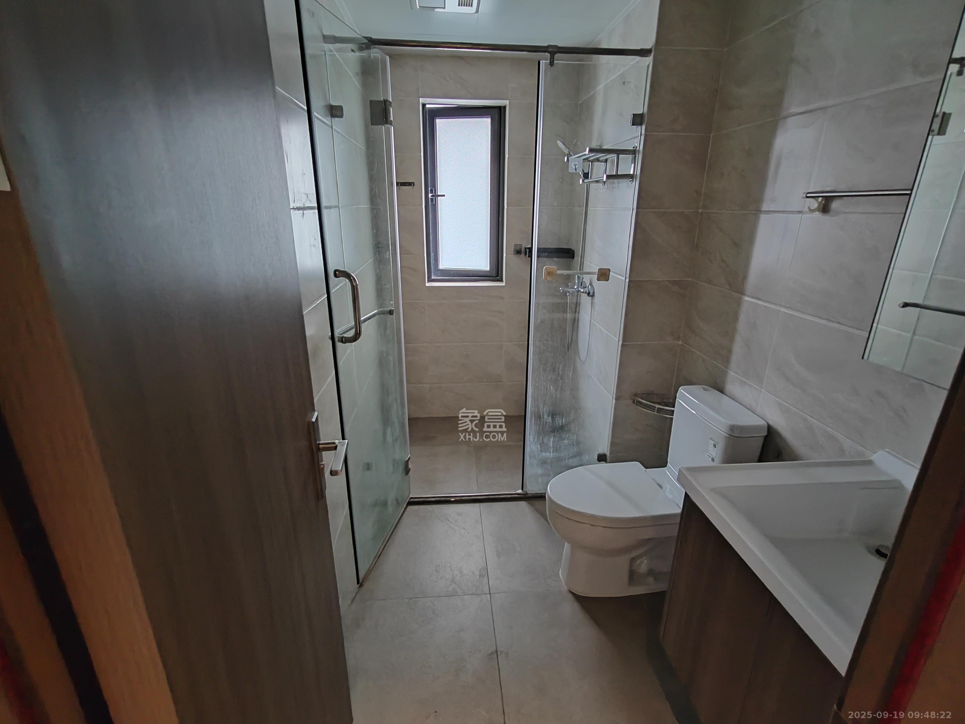 保利恒伟时光印象  4室2厅2卫    2700.0元/月室内图