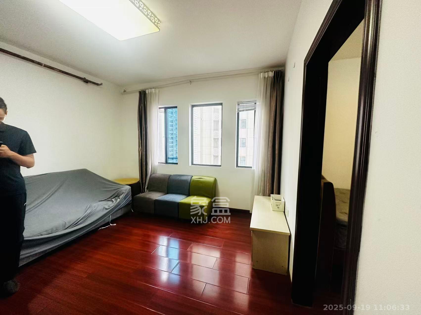 天鸿天府(天鸿中央大院) 1室2厅1卫 2200.0元/月 天鸿天府(天鸿中央大院) 1室2厅1卫 2200.0元/月室内图