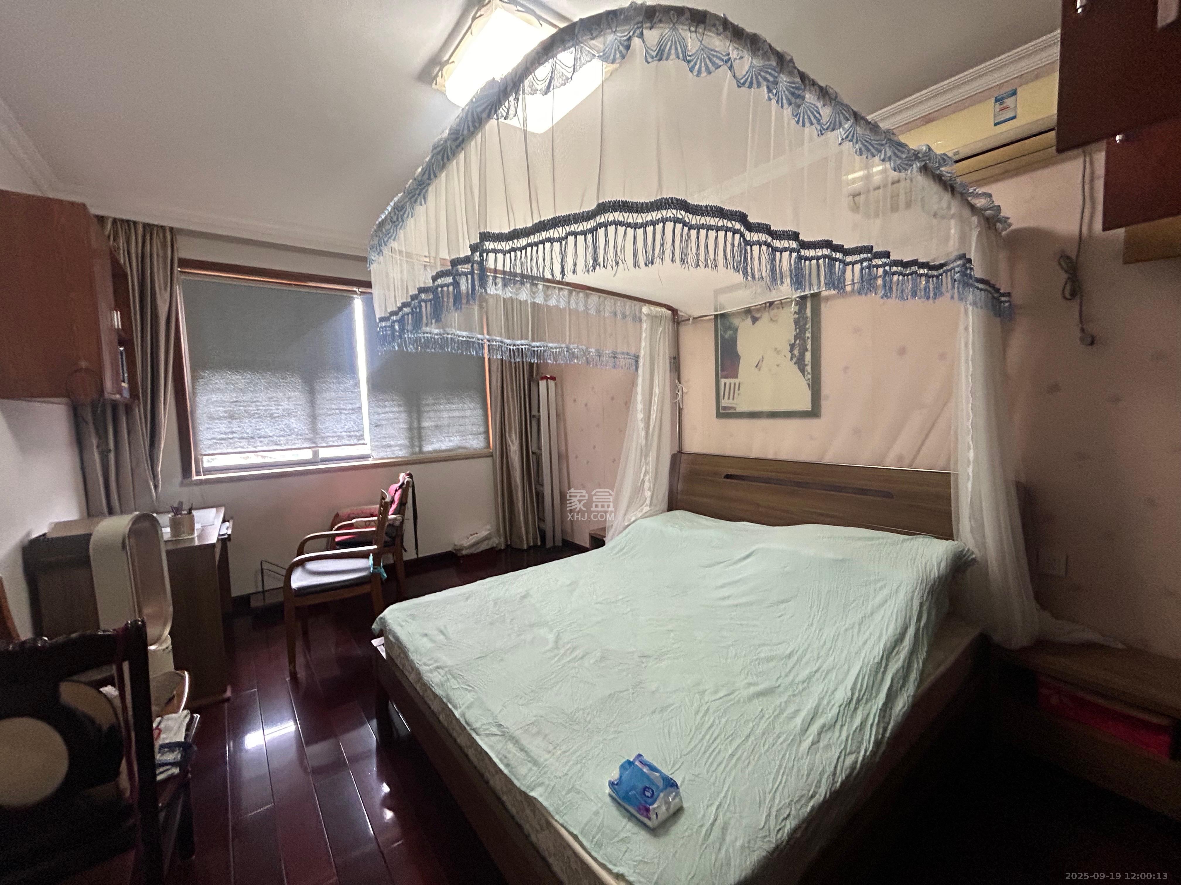 阳光100一期、四五期 3室2厅1卫 2200.0元/月 阳光100一期、四五期 3室2厅1卫 2200.0元/月室内图