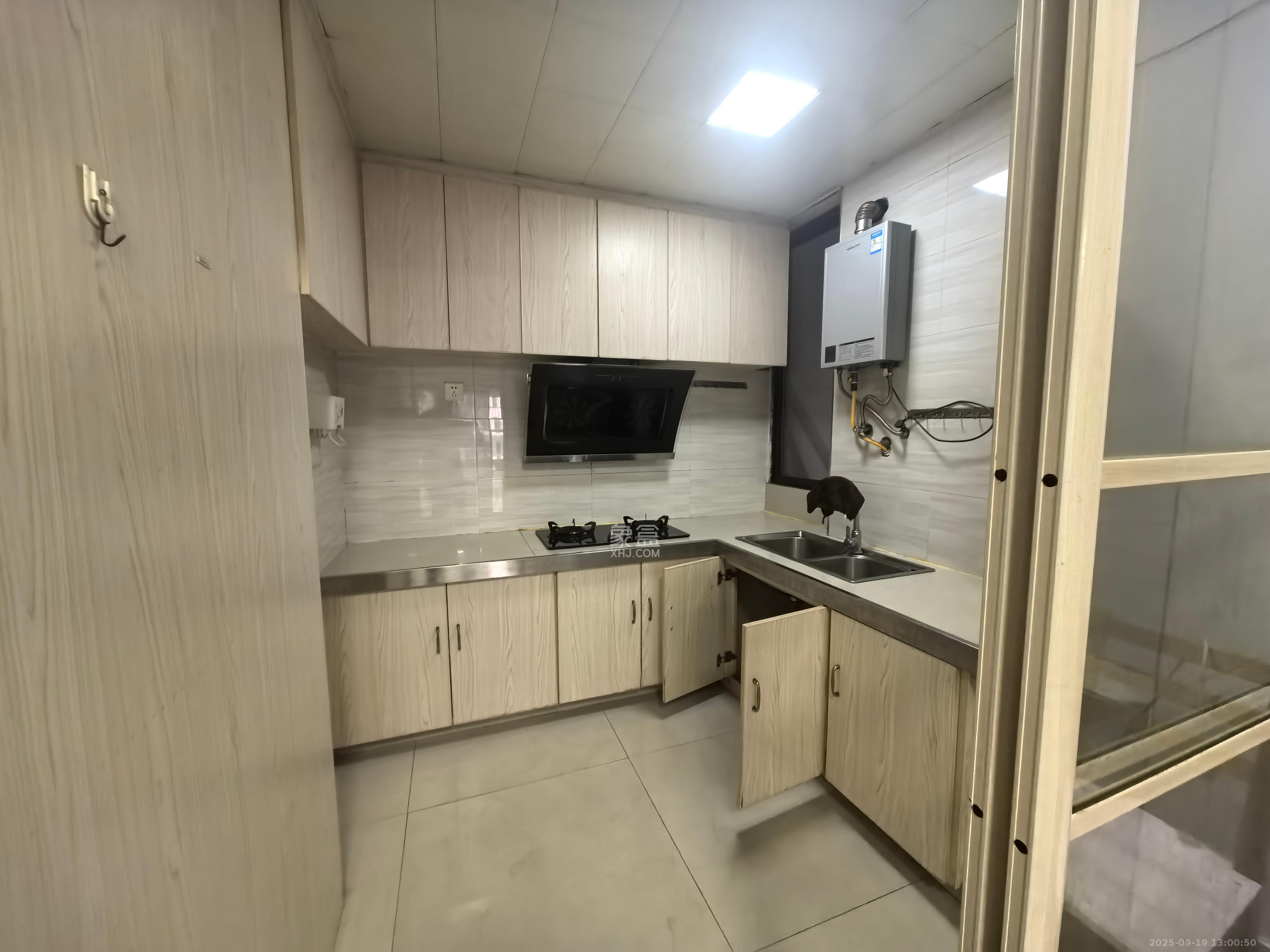 达美D6区 3室2厅1卫 2400.0元/月 达美D6区 3室2厅1卫 2400.0元/月室内图