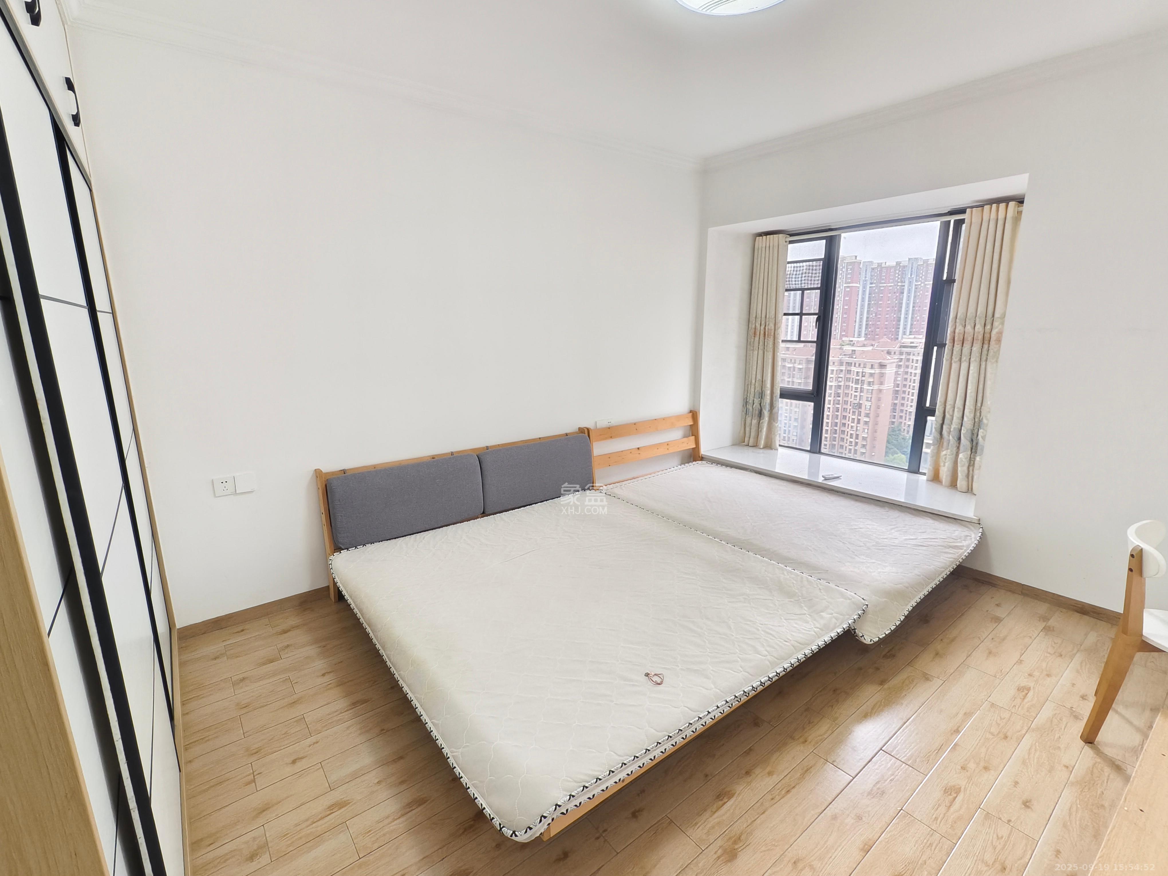 蓝山郡 3室2厅2卫 2400.0元/月 蓝山郡 3室2厅2卫 2400.0元/月室内图