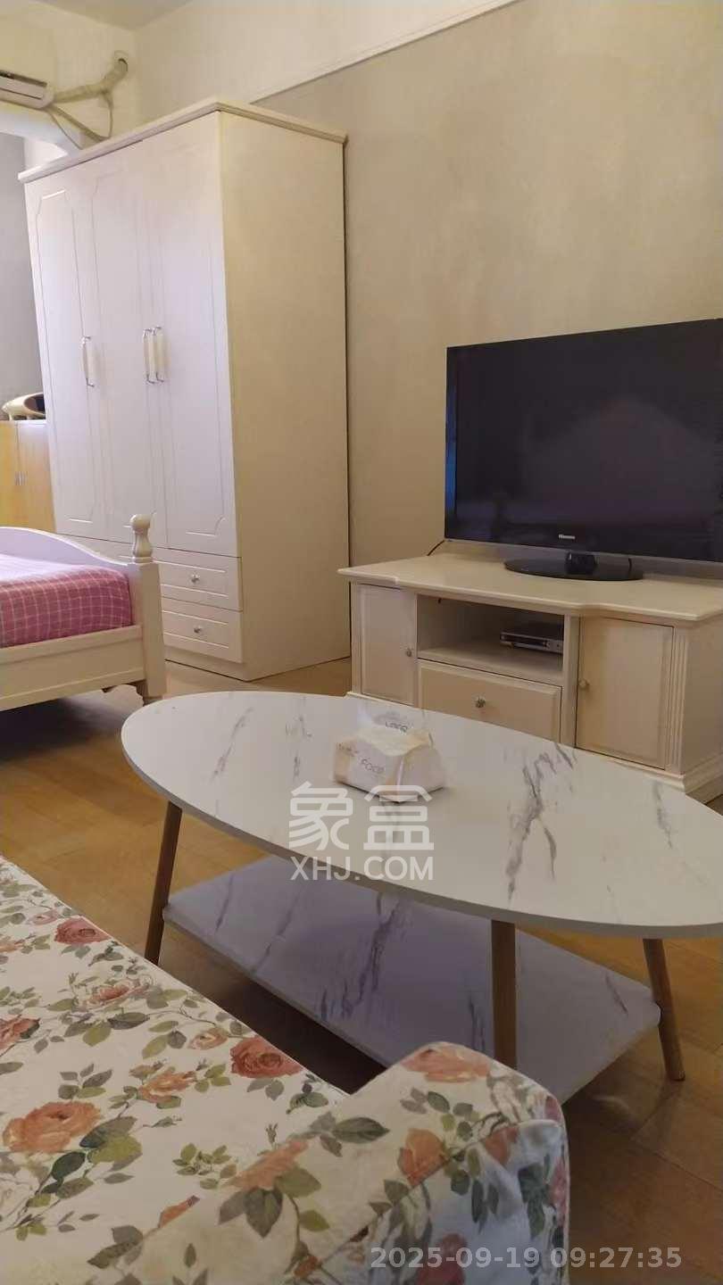 万科金色家园 1室1厅1卫 1400.0元/月 万科金色家园 1室1厅1卫 1400.0元/月室内图