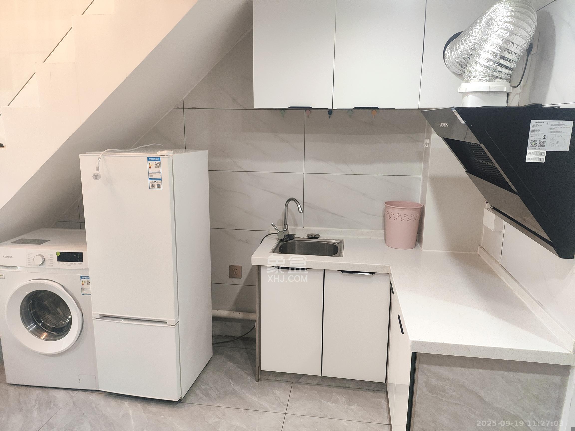 金茂建发泊悦  2室2厅1卫    2100.0元/月室内图