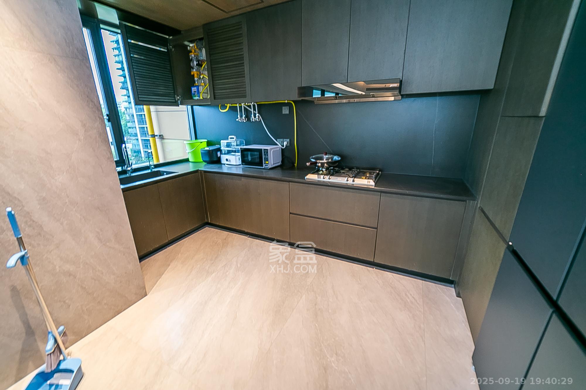 万科紫台 4室2厅3卫 330.0万 万科紫台 4室2厅3卫 330.0万厨房