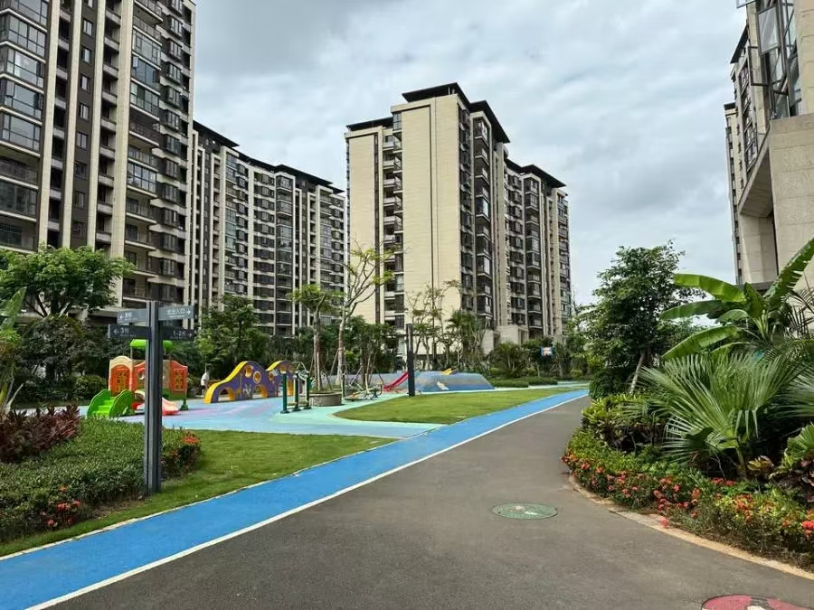 绿地江东首府  3室2厅2卫    144.11万