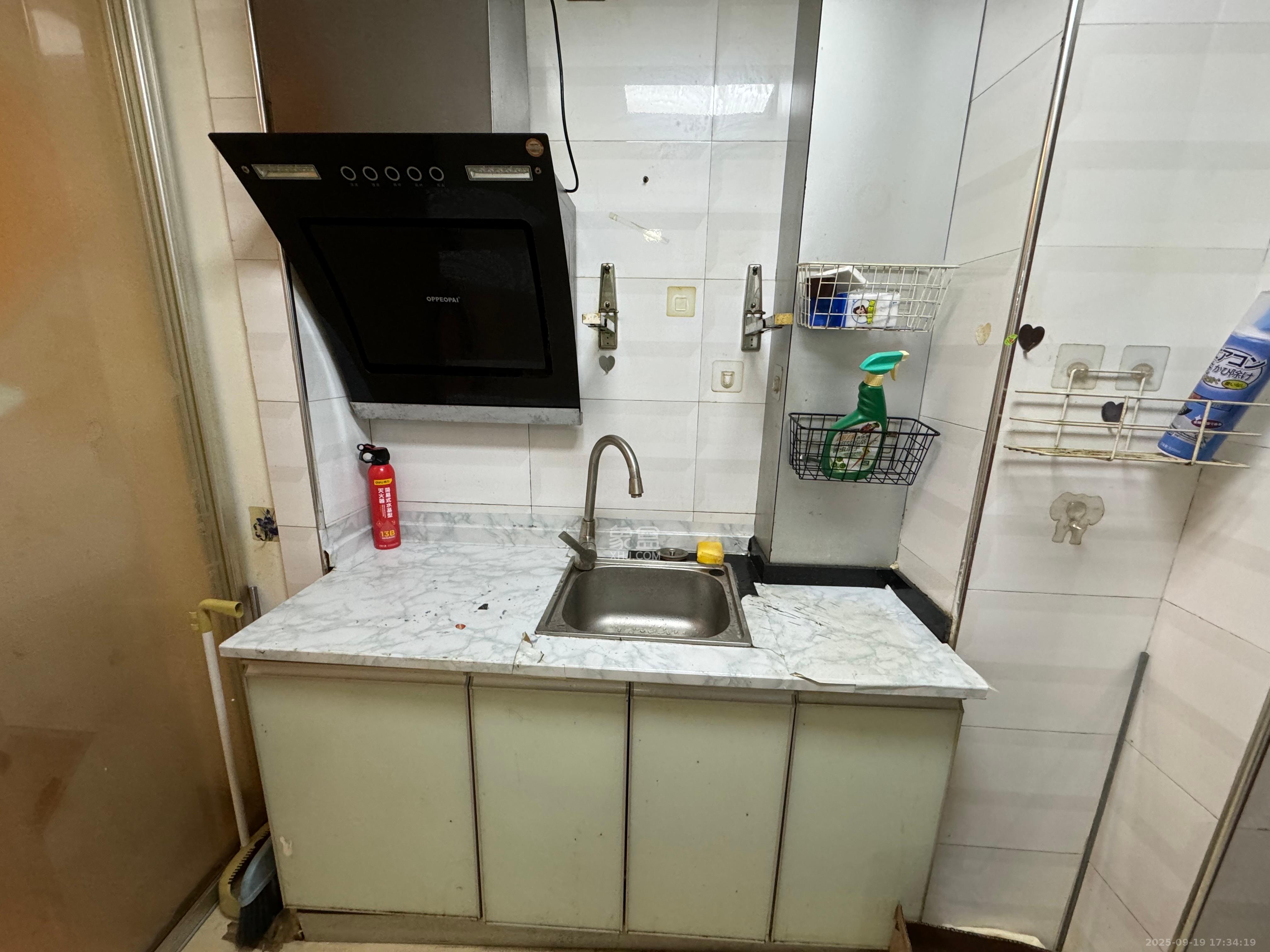 万象凯旋湾 1室1厅1卫 1300.0元/月 万象凯旋湾 1室1厅1卫 1300.0元/月室内图