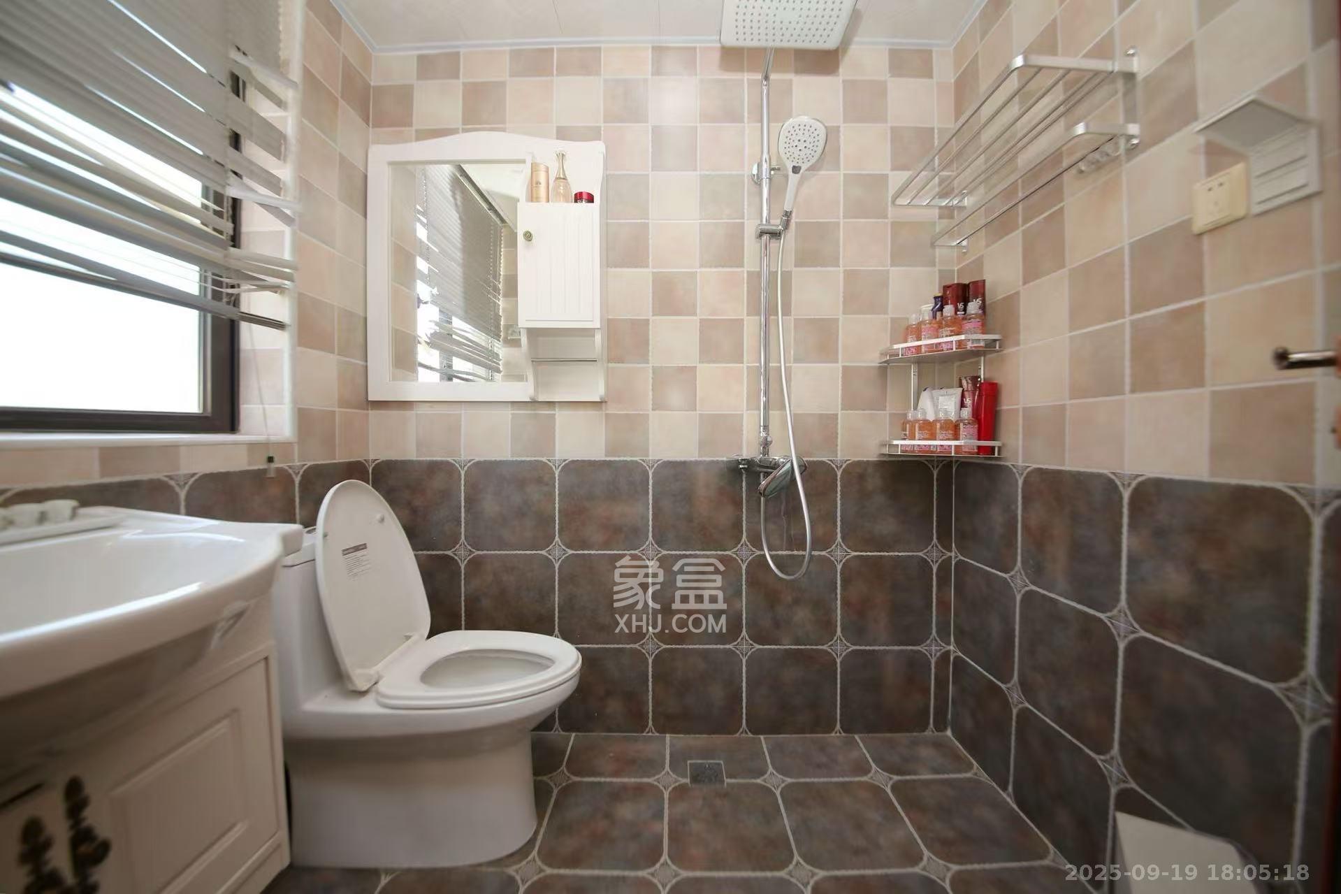 卓越蔚蓝城邦  3室2厅2卫    2600.0元/月室内图