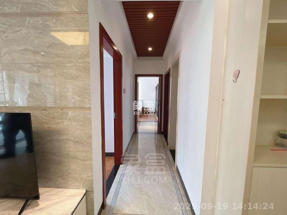 奥园广场  3室2厅2卫    2300.0元/月 奥园广场  3室2厅2卫    2300.0元/月室内图