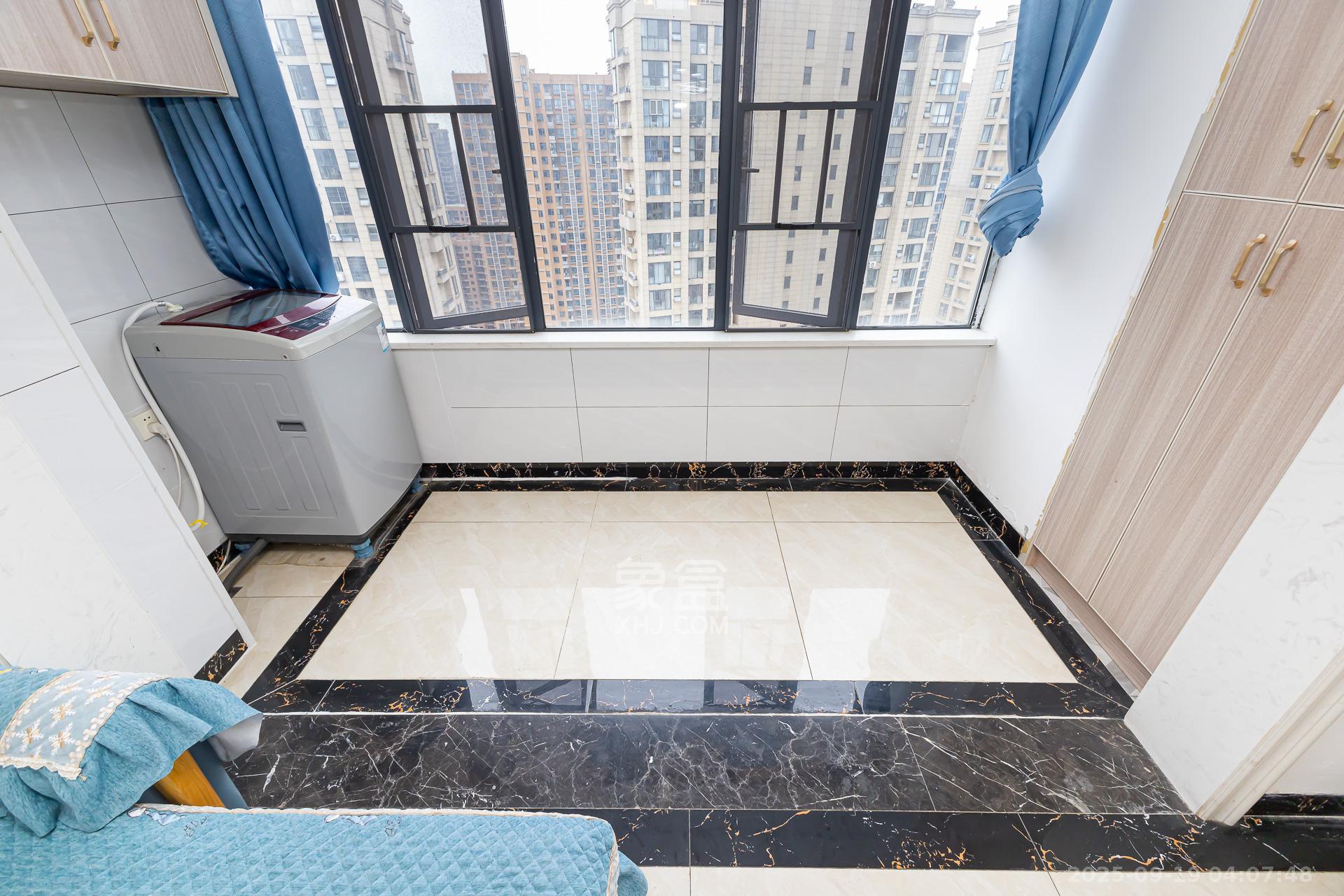 明发国际城  3室2厅1卫    79.8万阳台