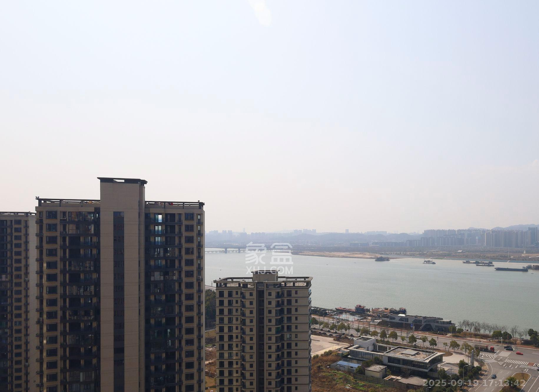 长沙万境潇湘  5室2厅3卫   12000.00元/月室内图