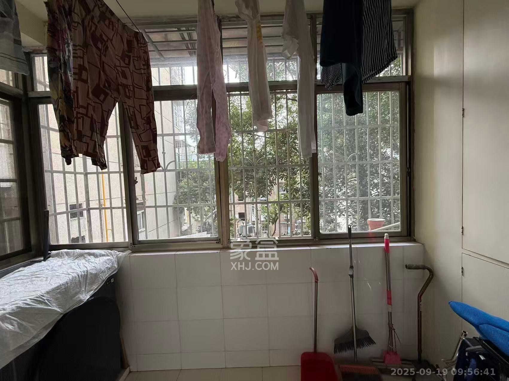 南湖路水工机械厂宿舍 2室1厅1卫 1600.0元/月 南湖路水工机械厂宿舍 2室1厅1卫 1600.0元/月室内图